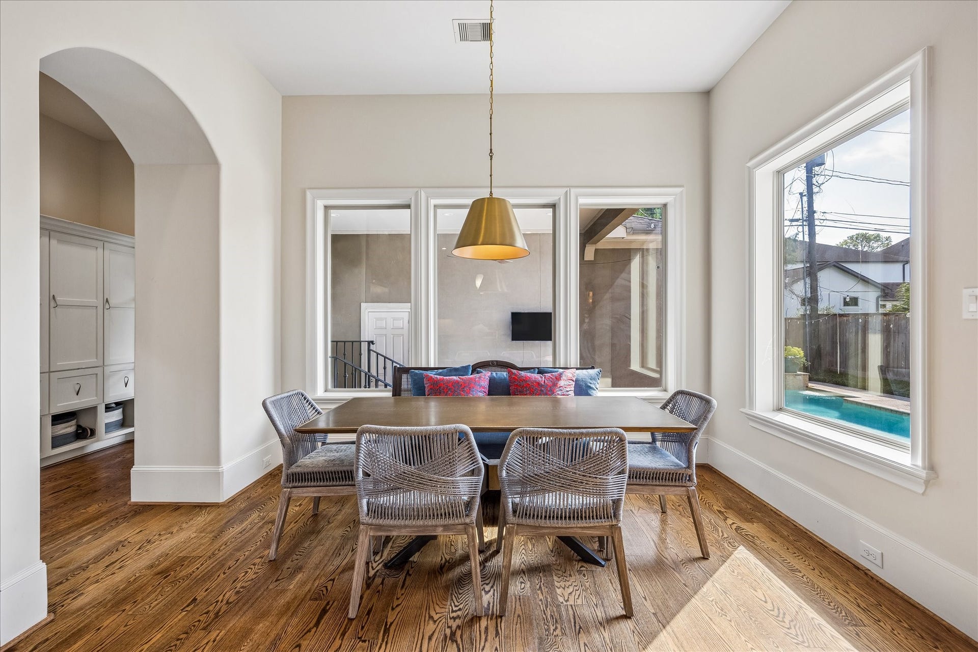 4901 Holt Street, Bellaire, TX 77401 4901 Holt Street, Bellaire, TX 77401