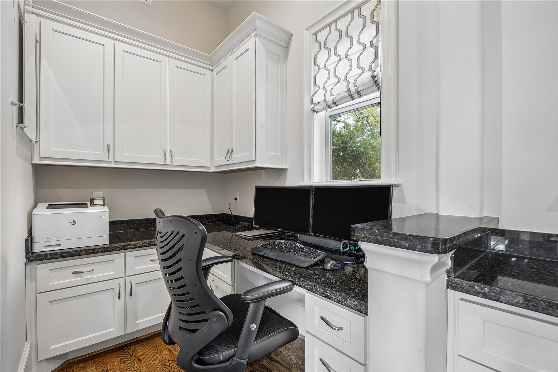 4901 Holt Street, Bellaire, TX 77401 4901 Holt Street, Bellaire, TX 77401
