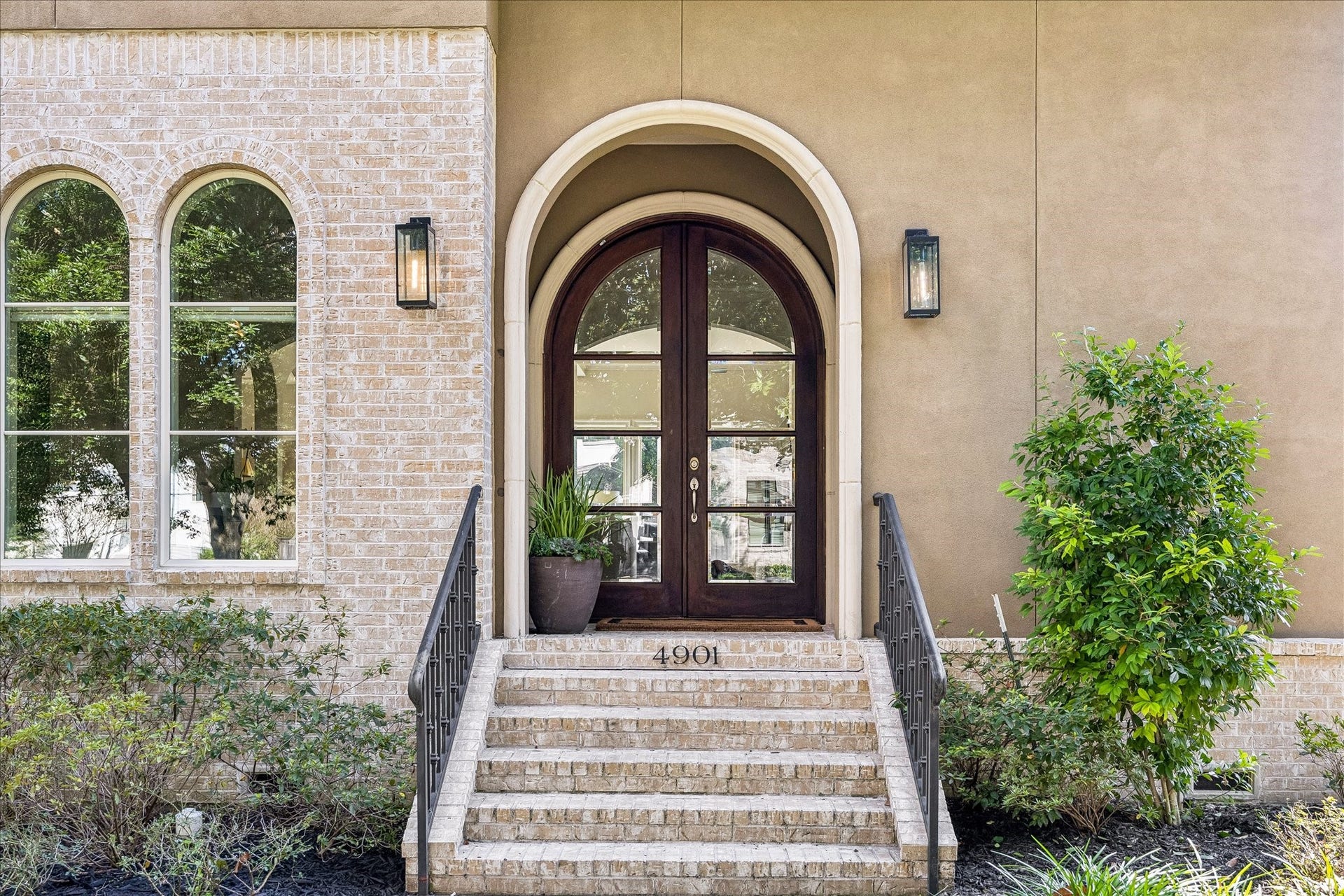 4901 Holt Street, Bellaire, TX 77401 4901 Holt Street, Bellaire, TX 77401