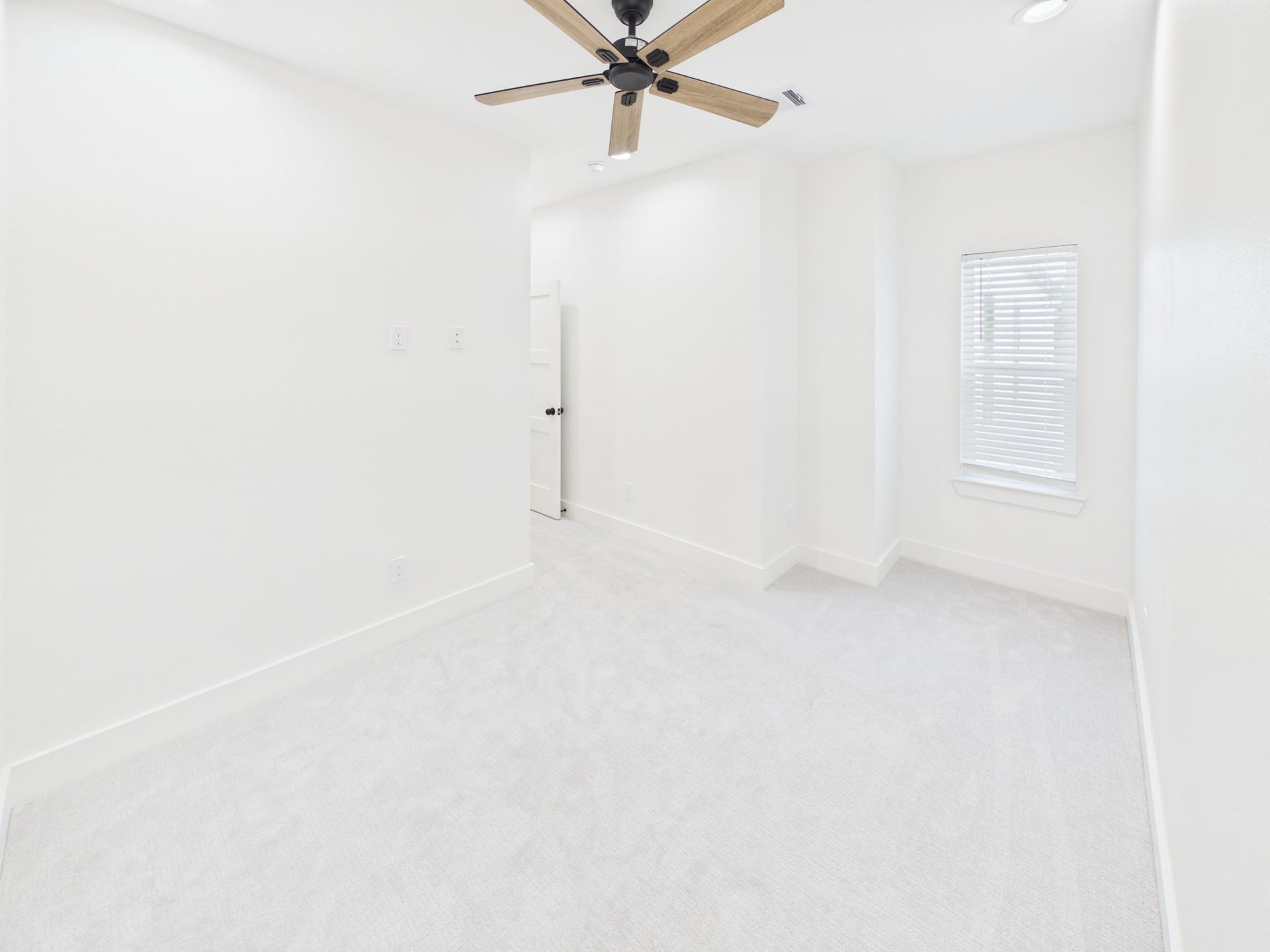 8421 Venus Street, #B, Houston, TX 77088 secondary bedroom