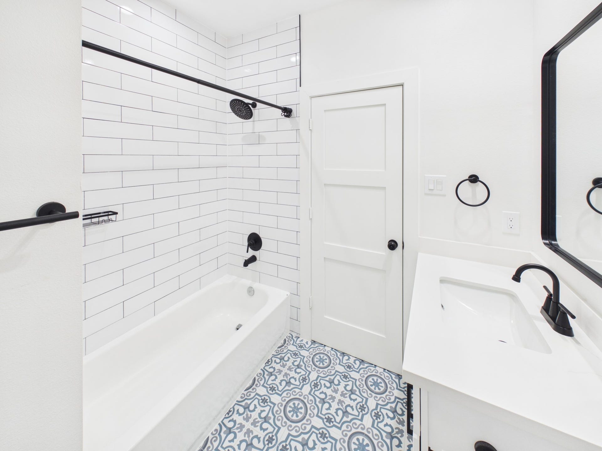 8421 Venus Street, #B, Houston, TX 77088 secondary full bath