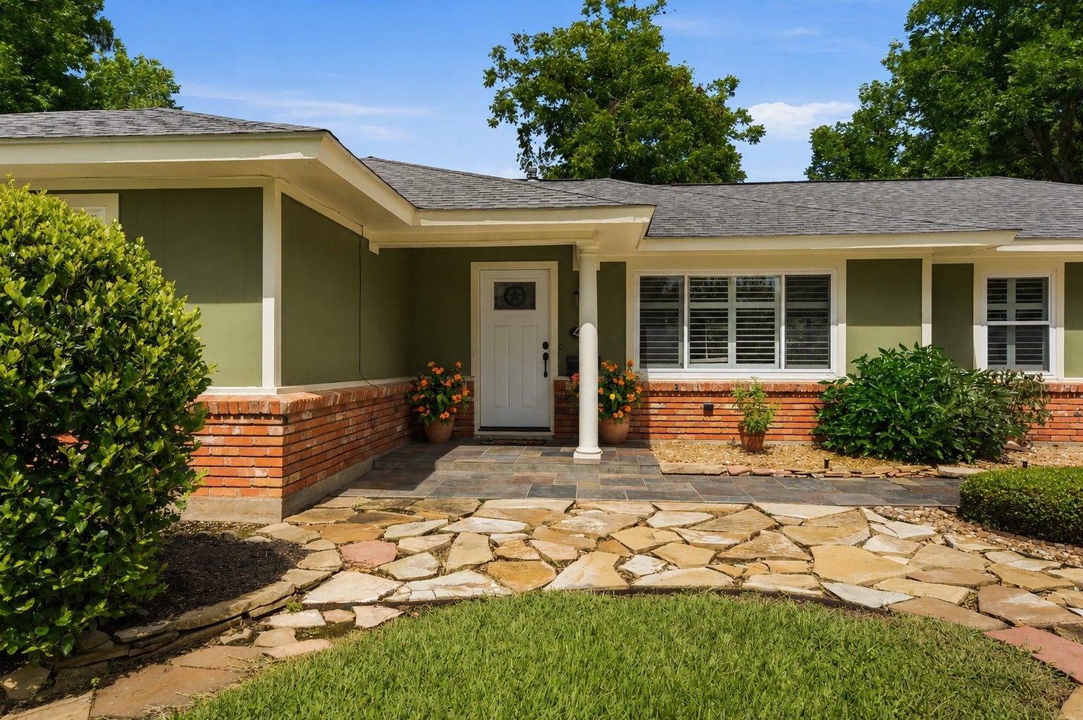 410 Kyle Street, Sugar Land, TX 77478 410 Kyle St. Some neighborhoods are built. Others become landmarks. Centrally located in Sugar Land, Belknap/Brookside is known for its mature trees, larger lots, and enduring appeal.