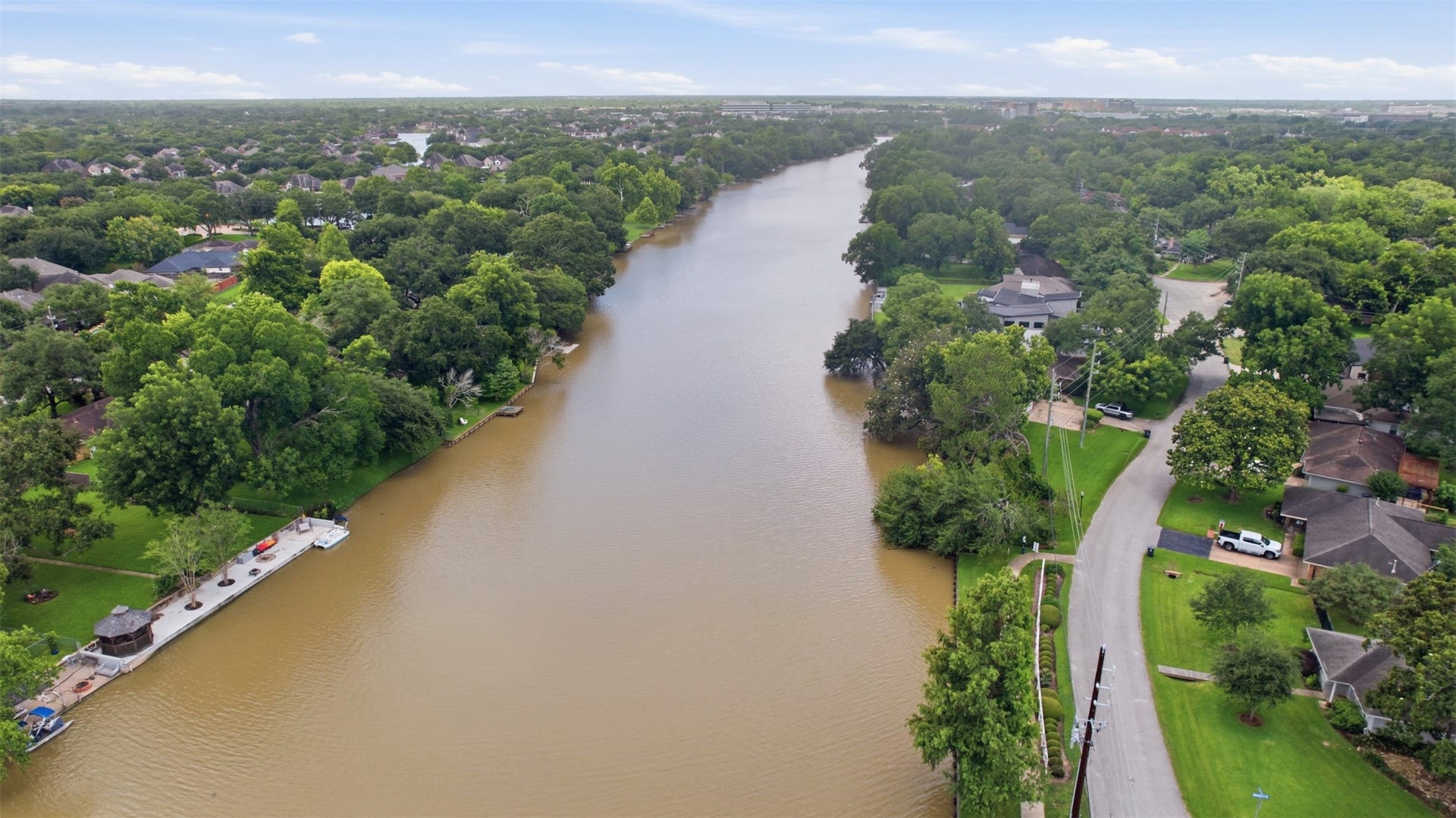 410 Kyle Street, Sugar Land, TX 77478 Nearby Oyster Creek winds through Sugar Land, offering scenic views while connecting residents to parks, walking trails, and outdoor recreation.