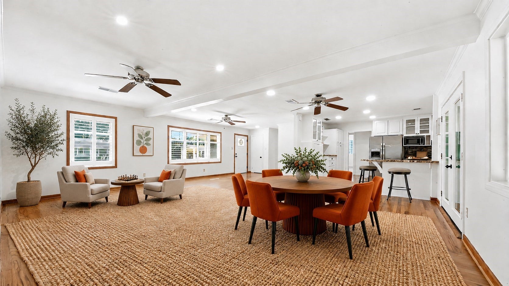 410 Kyle Street, Sugar Land, TX 77478 Living Area. Virtual staging shown. Furniture and dcor are for illustrative purposes only.