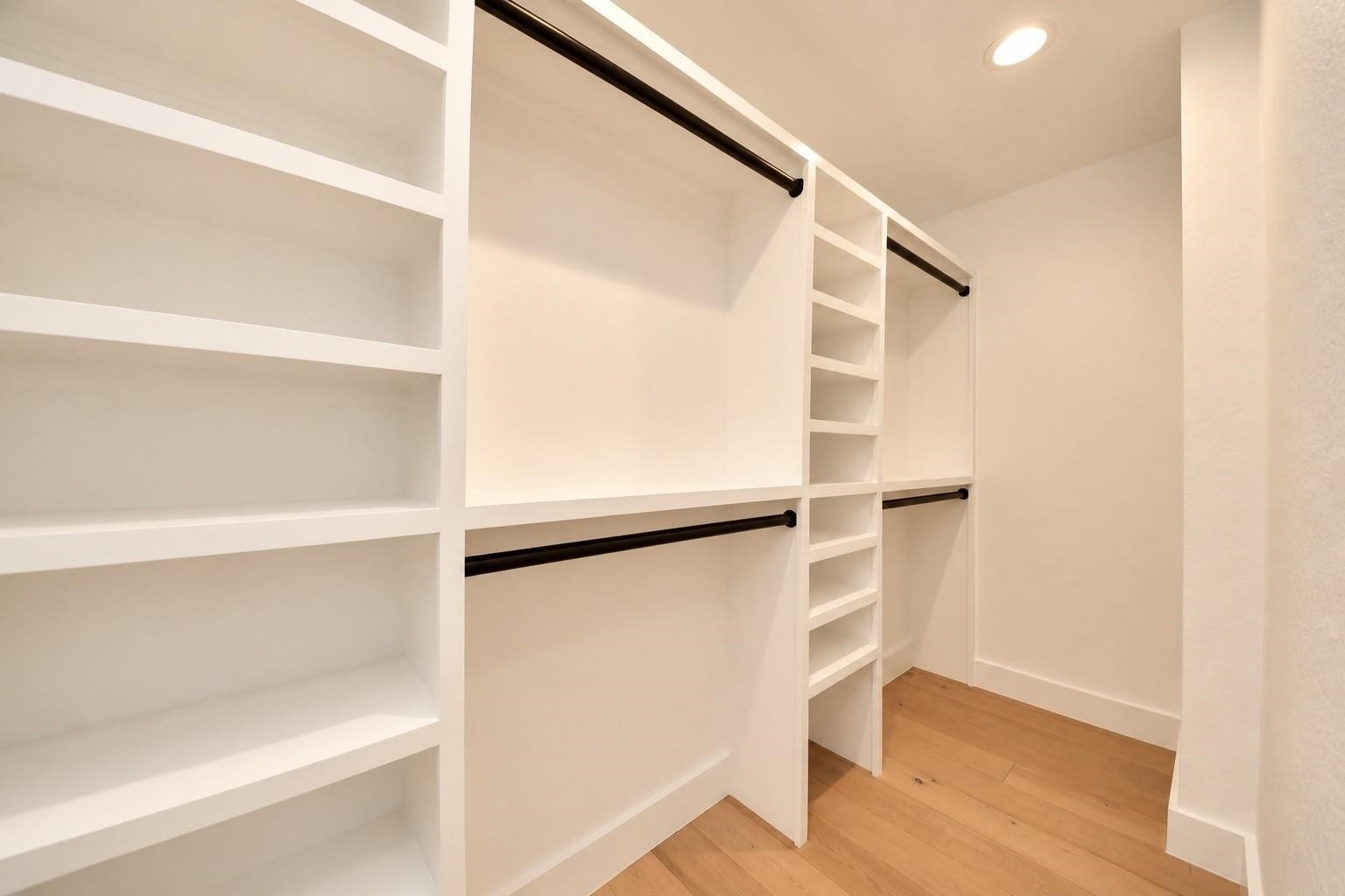 12503 Barryknoll Lane, Houston, TX 77024 Walk in spacious closet