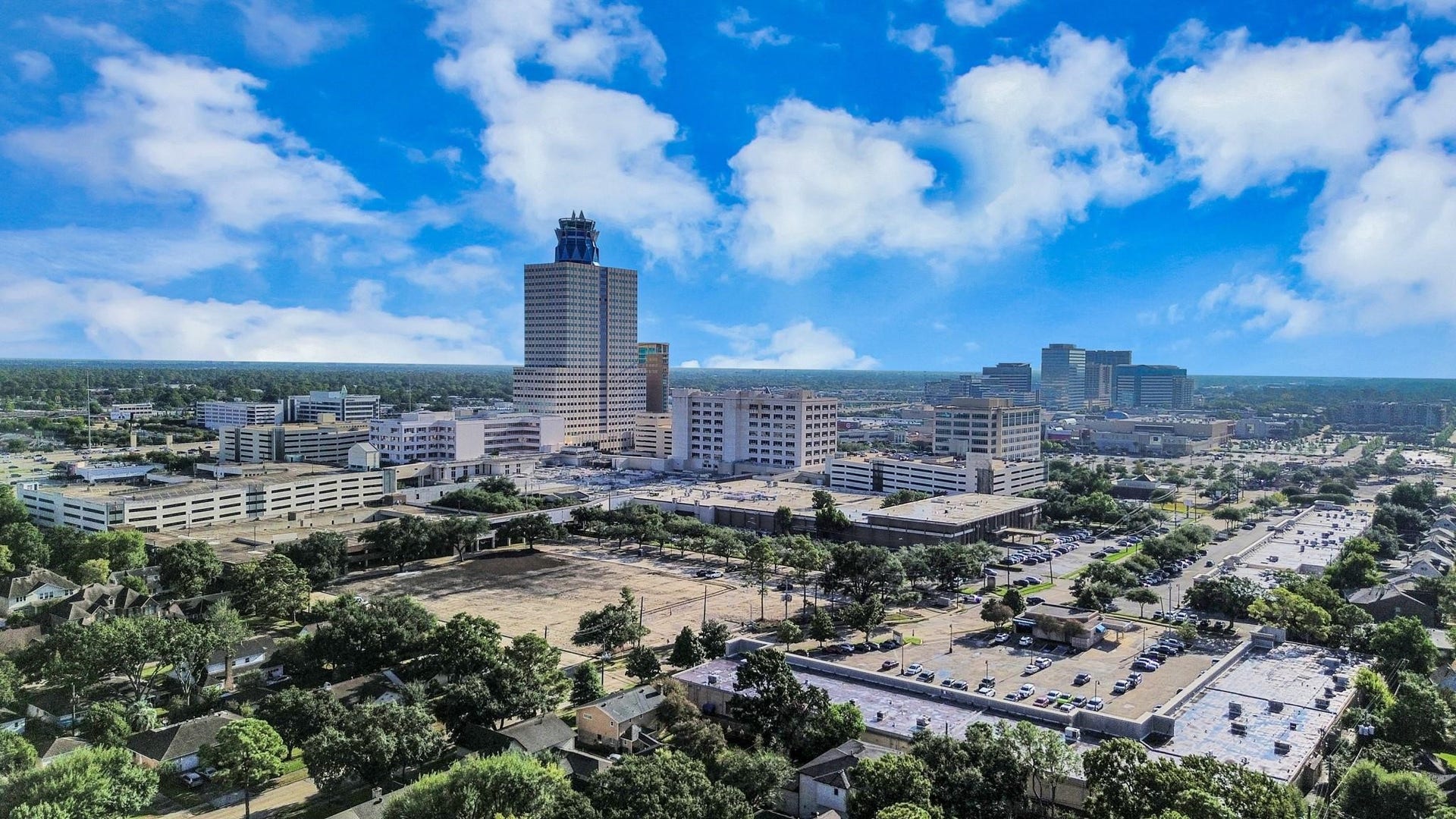 12503 Barryknoll Lane, Houston, TX 77024 Convenient location