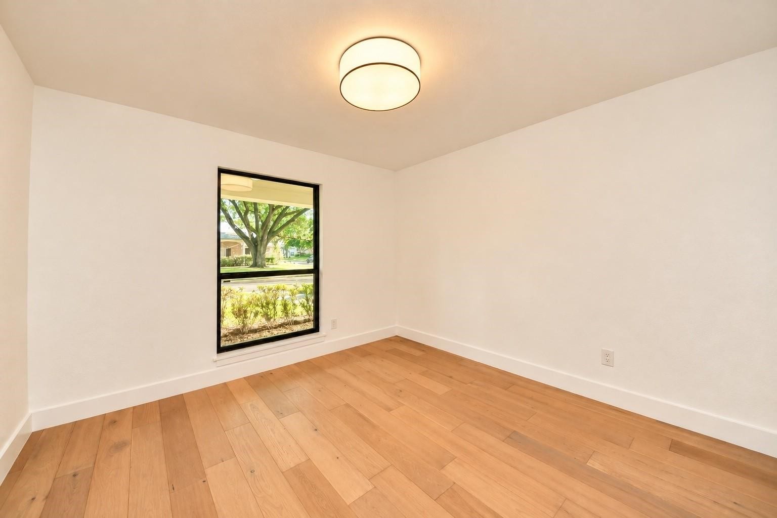 12503 Barryknoll Lane, Houston, TX 77024 Third bedroom on 1/F