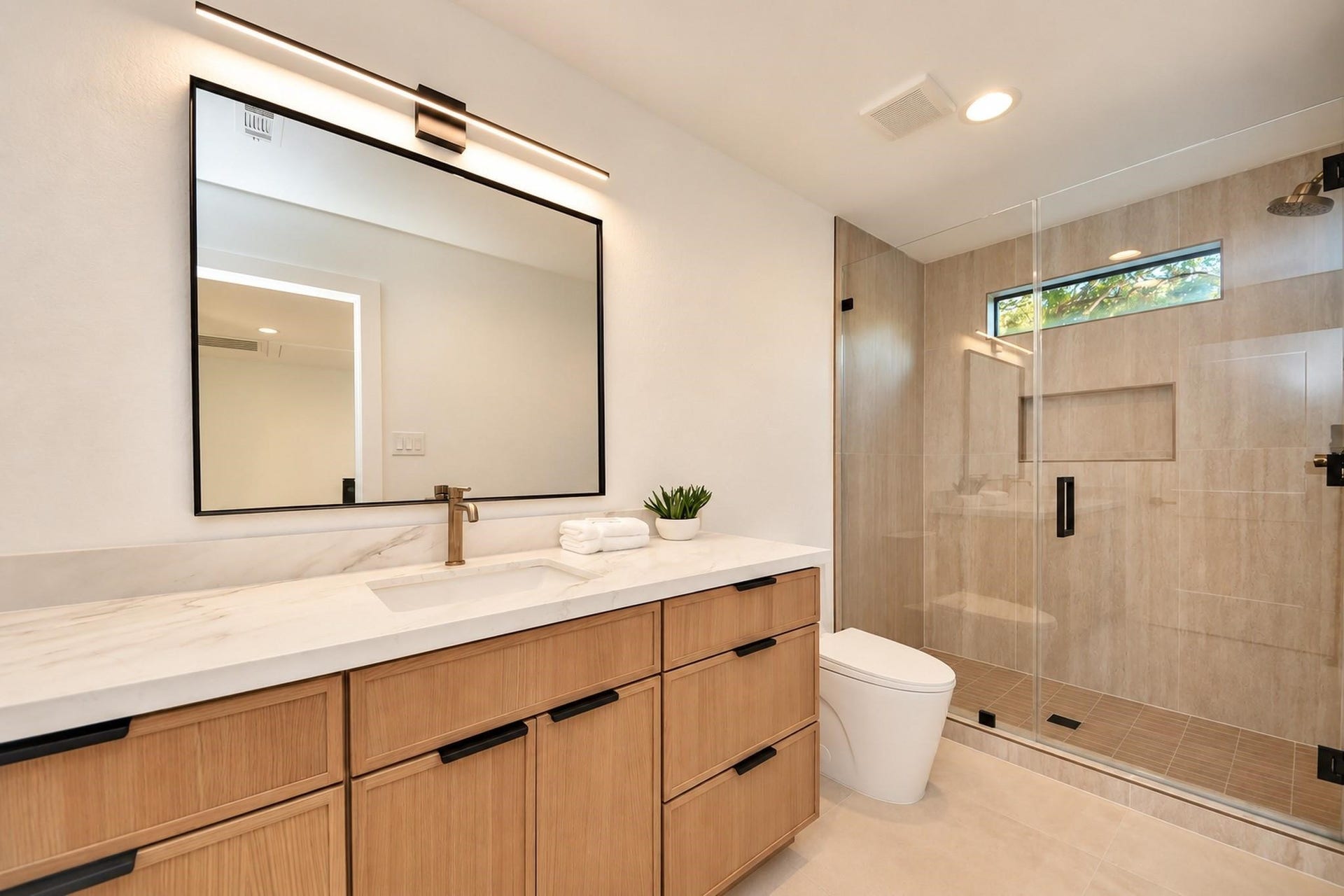 12503 Barryknoll Lane, Houston, TX 77024 Full bath on 2/F