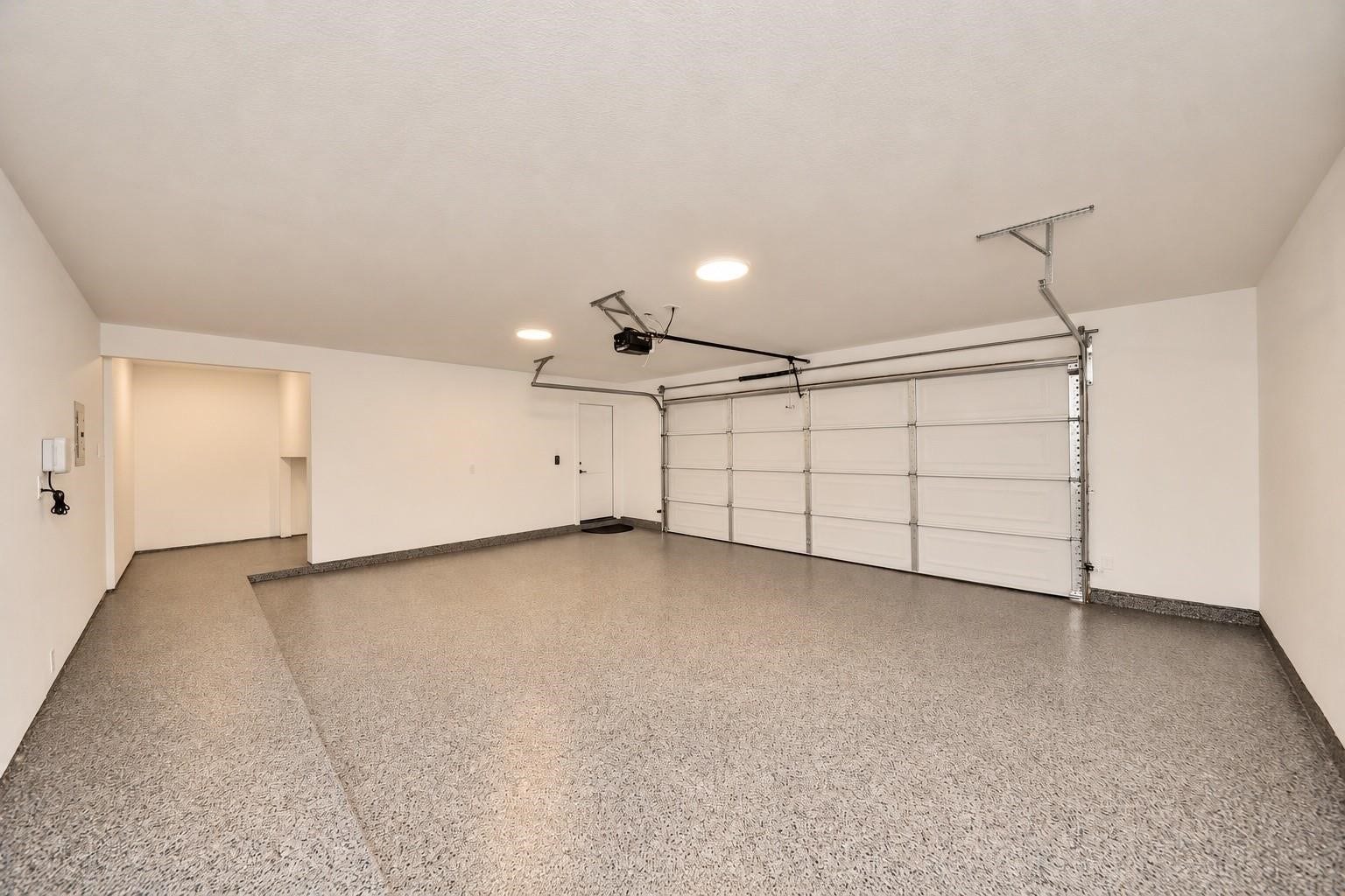 12503 Barryknoll Lane, Houston, TX 77024 Over-size garage