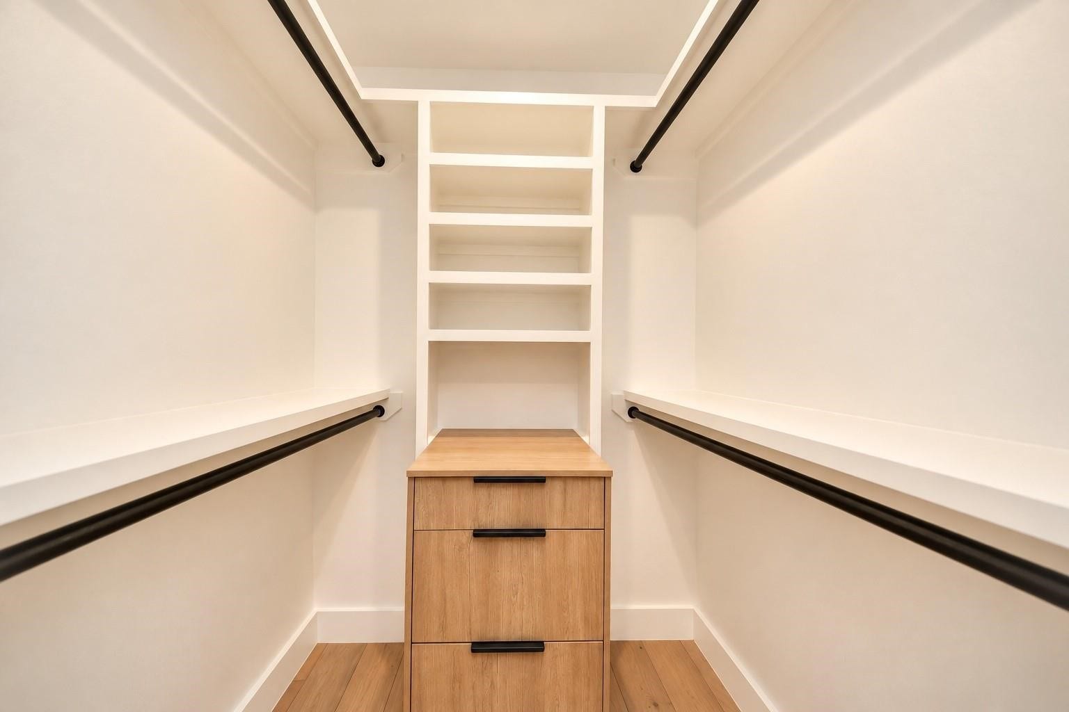 12503 Barryknoll Lane, Houston, TX 77024 Primary closet
