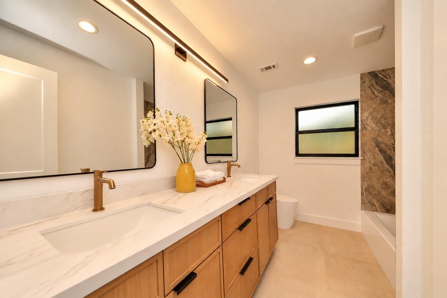 12503 Barryknoll Lane, Houston, TX 77024 Full bath on 1/F