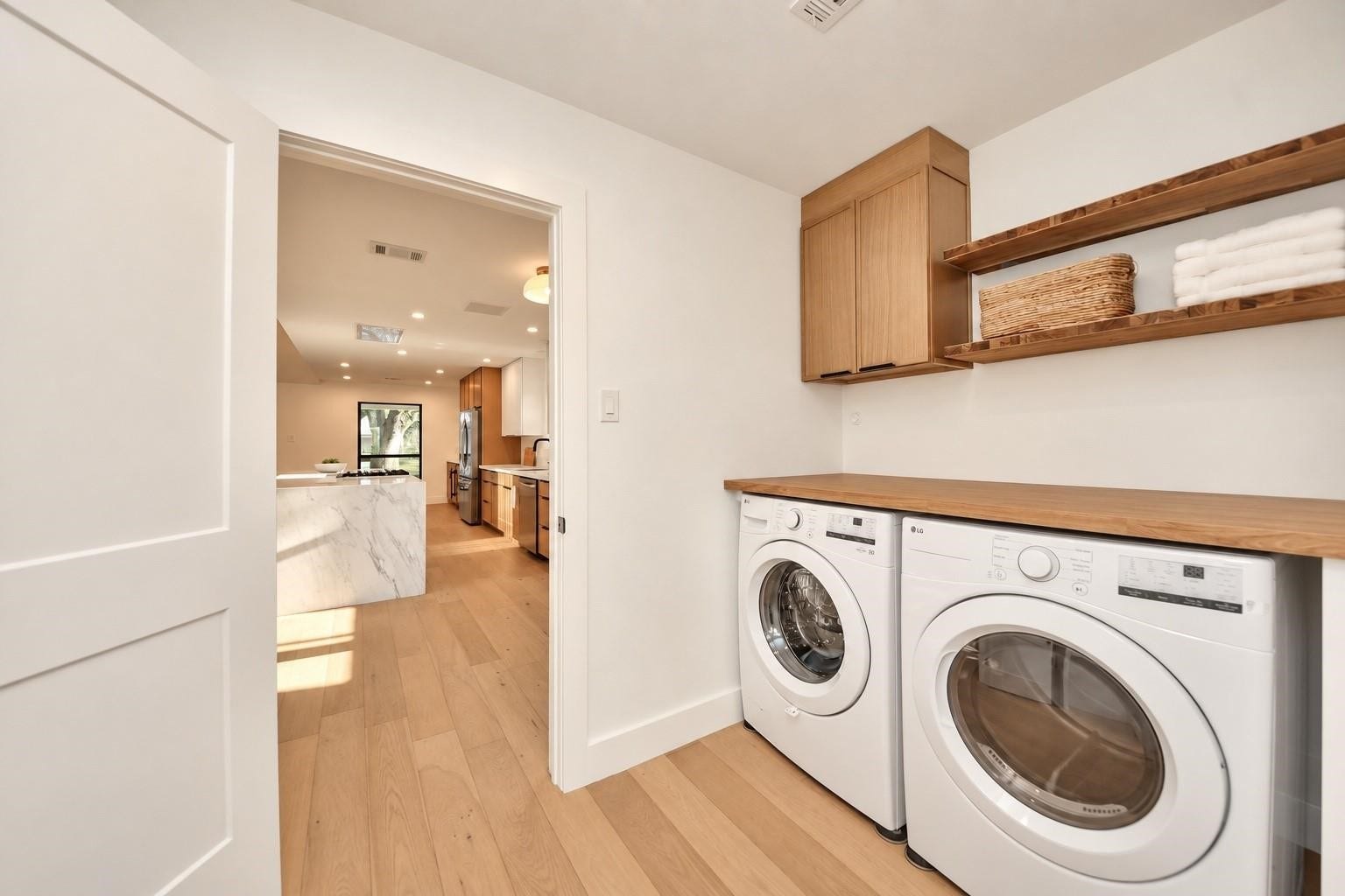12503 Barryknoll Lane, Houston, TX 77024 Laundry room