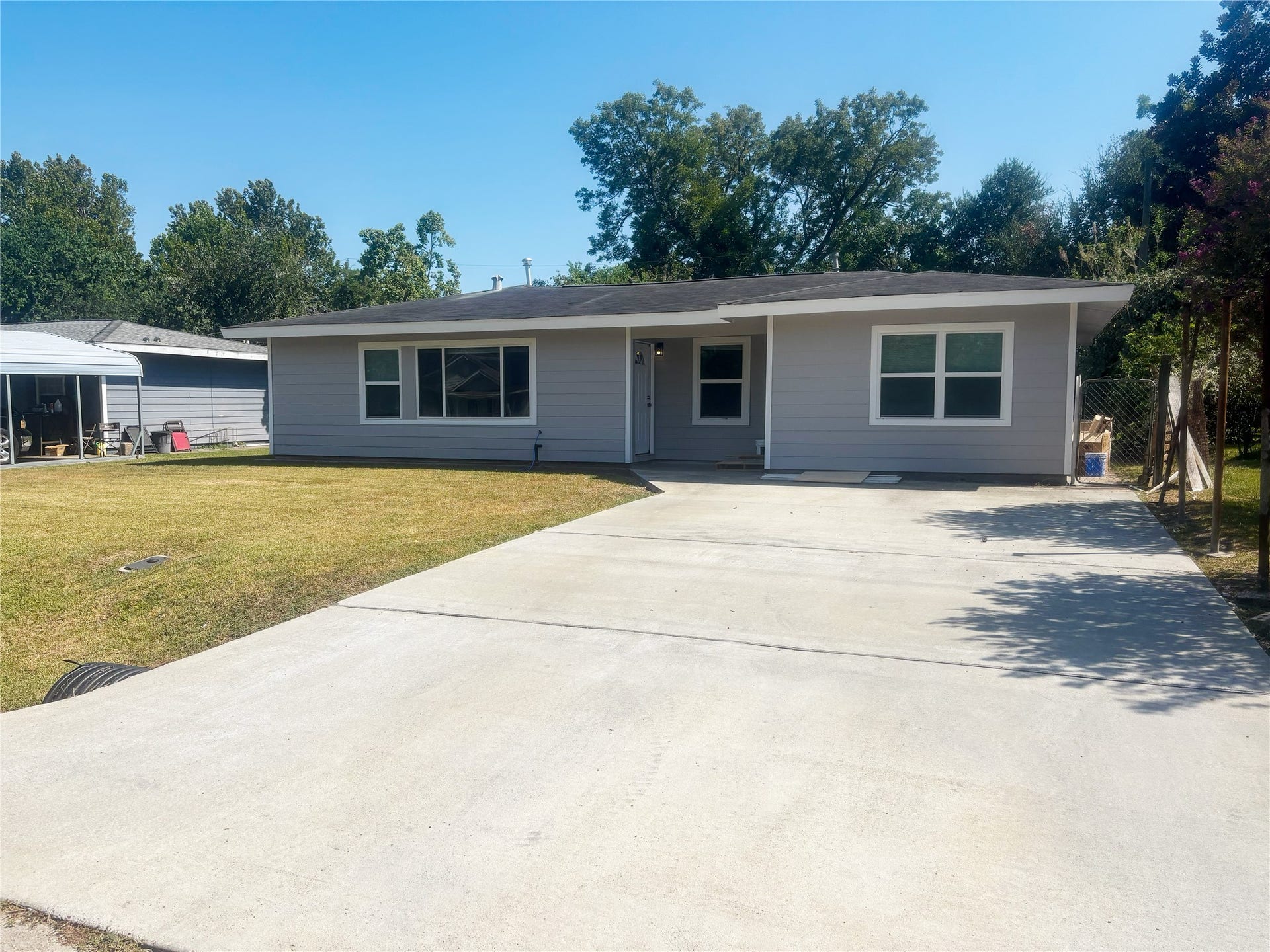 225 Sarlee Drive, La Marque, TX 77568 225 Sarlee Drive, La Marque, TX 77568