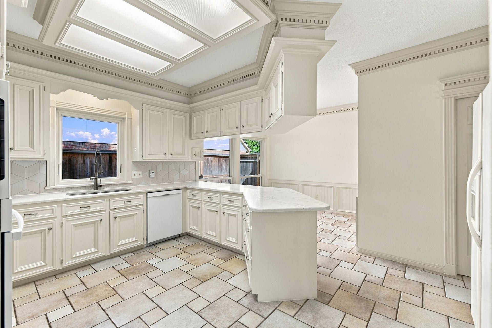 15039 Coral Sands Drive, Houston, TX 77062 15039 Coral Sands Drive, Houston, TX 77062