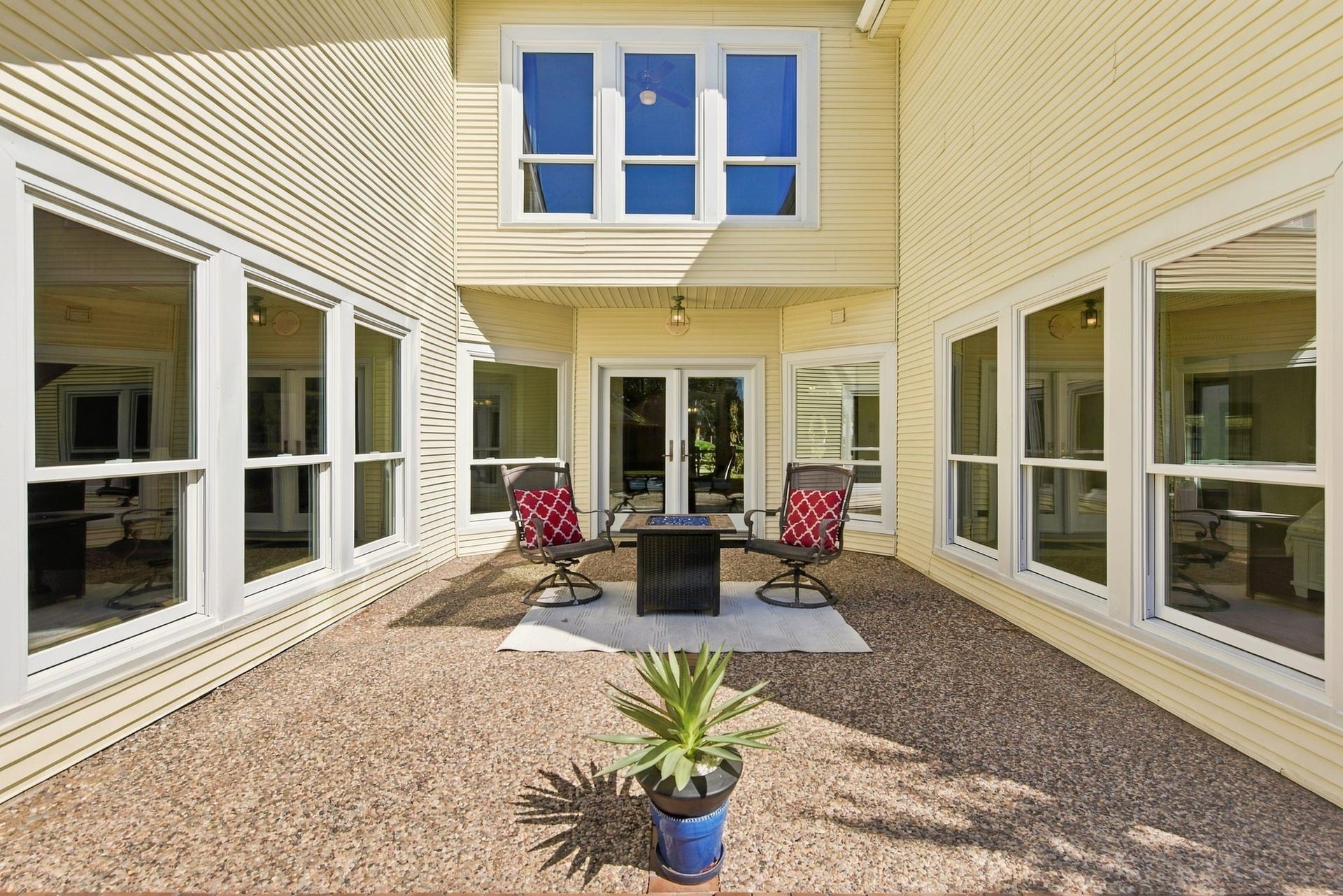 15039 Coral Sands Drive, Houston, TX 77062 15039 Coral Sands Drive, Houston, TX 77062