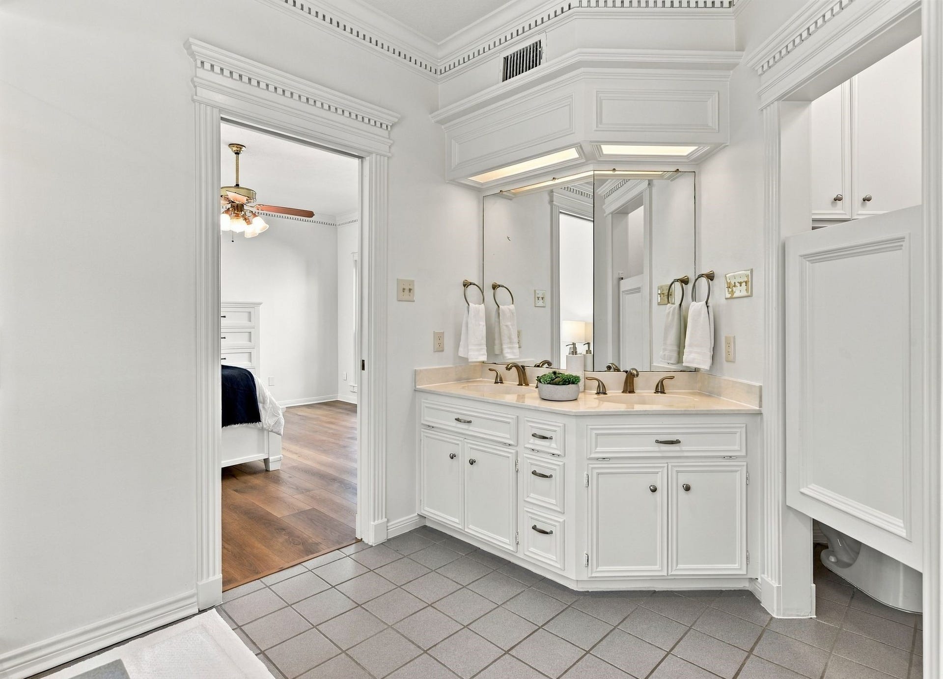 15039 Coral Sands Drive, Houston, TX 77062 15039 Coral Sands Drive, Houston, TX 77062