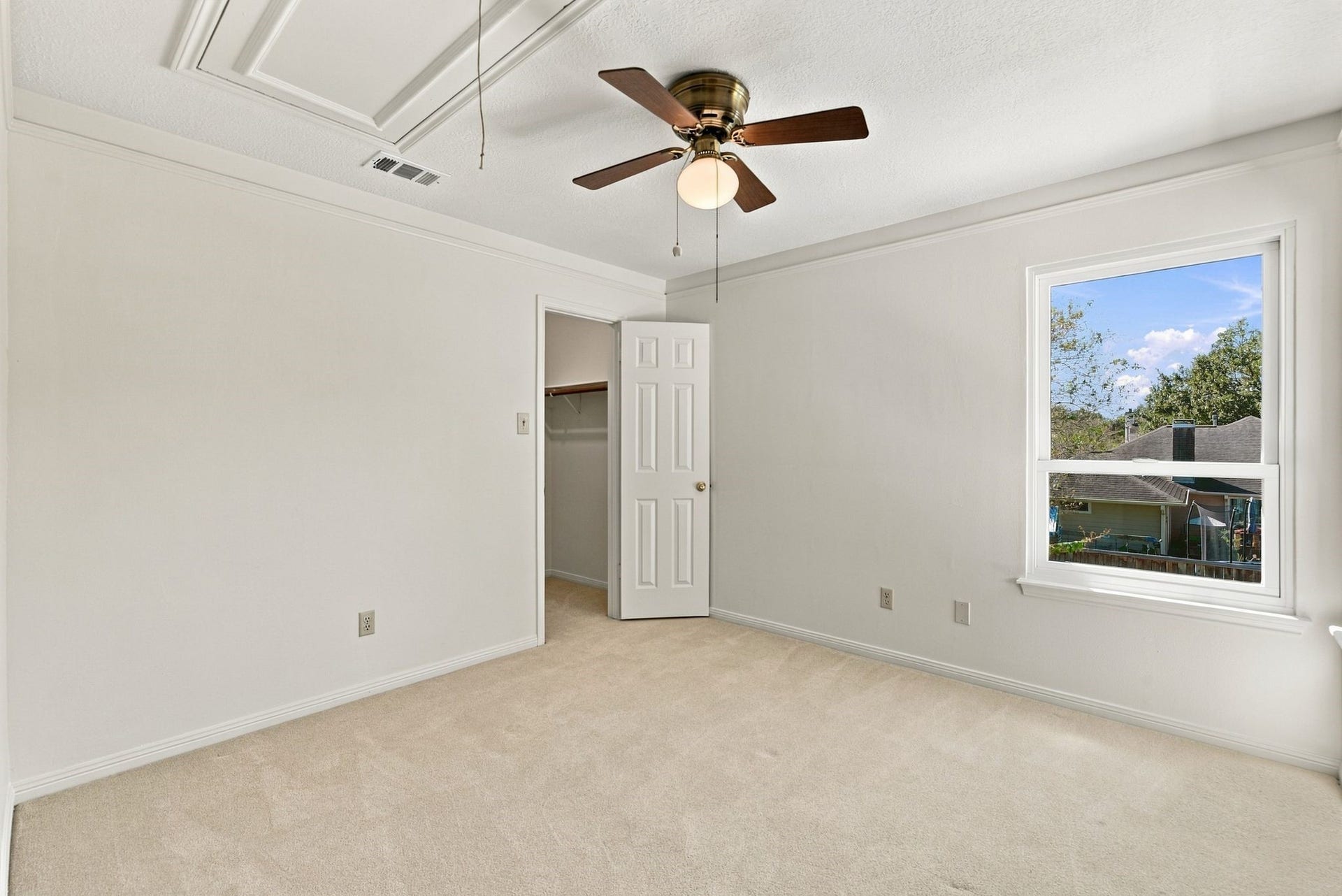 15039 Coral Sands Drive, Houston, TX 77062 15039 Coral Sands Drive, Houston, TX 77062