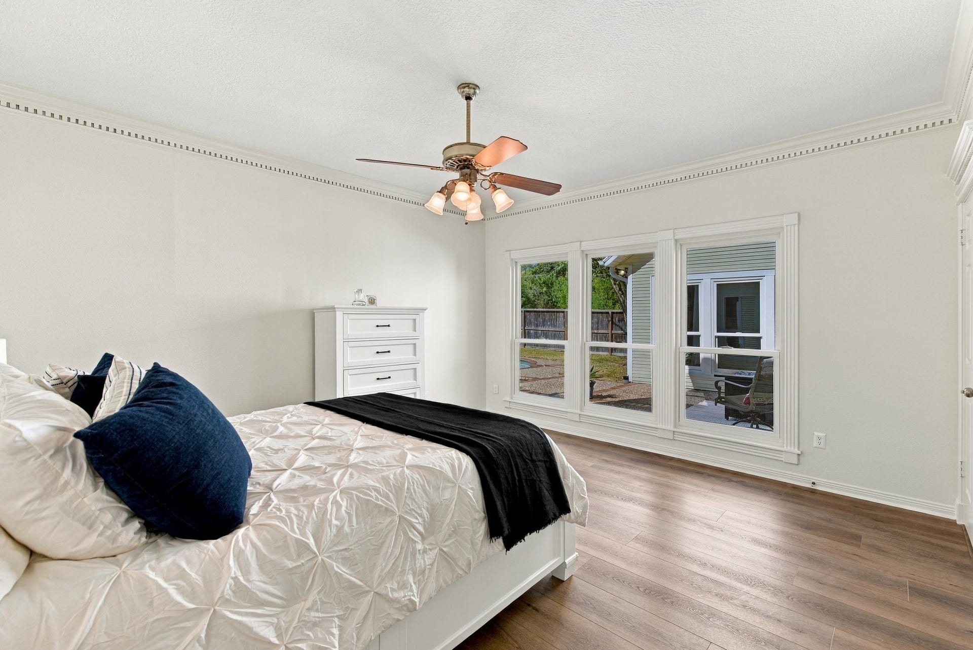 15039 Coral Sands Drive, Houston, TX 77062 15039 Coral Sands Drive, Houston, TX 77062