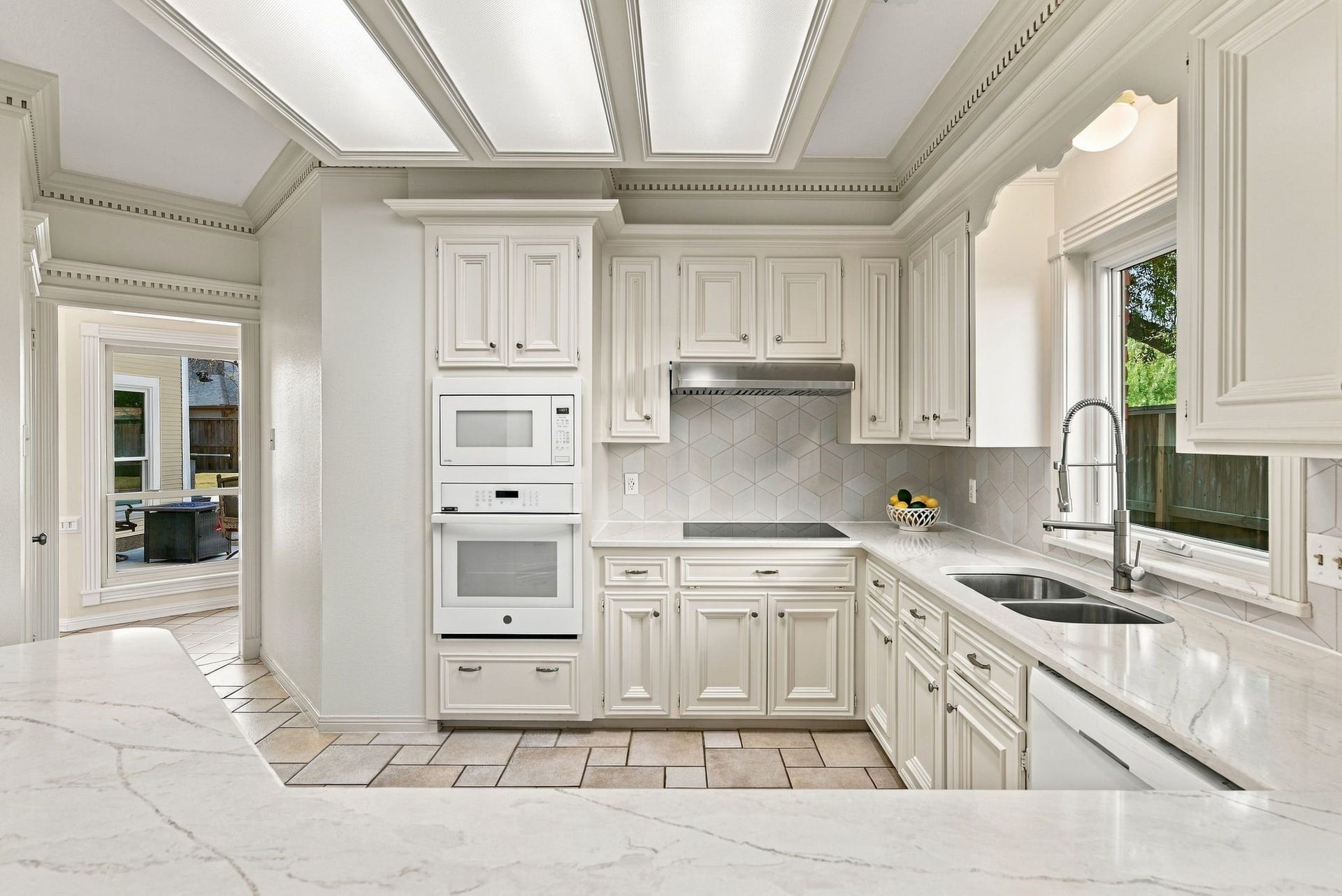 15039 Coral Sands Drive, Houston, TX 77062 15039 Coral Sands Drive, Houston, TX 77062