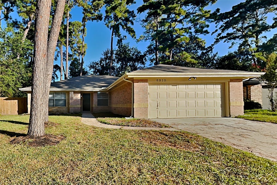 Property photo for 6910 Norvara Trail, Spring, TX