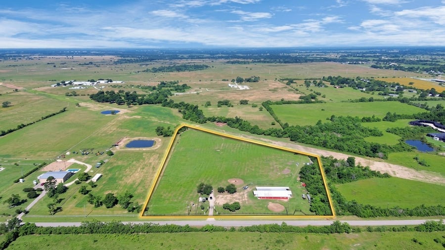 Property photo for 17725 Cochran Road, Hempstead, TX