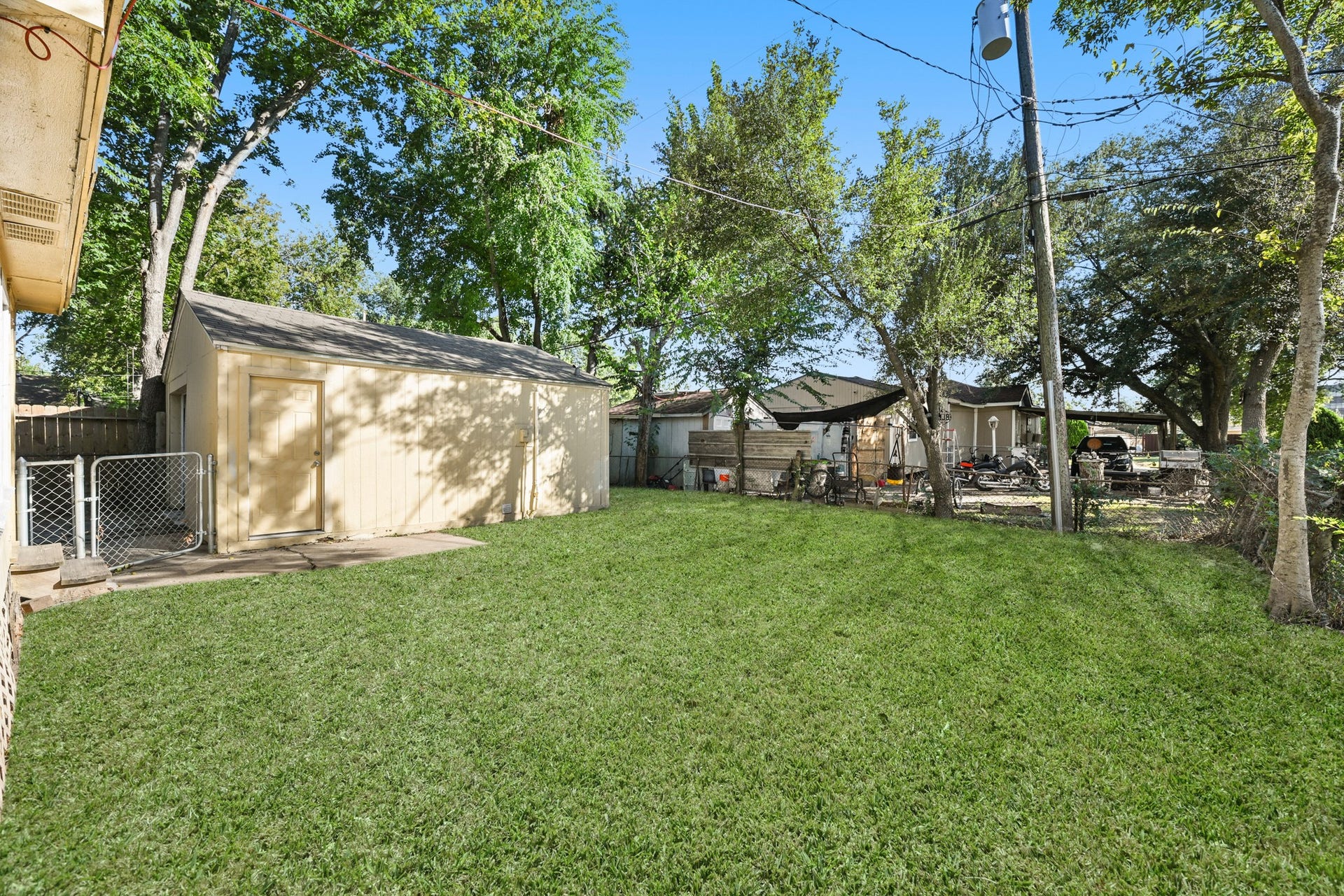 203 W Hart Avenue, Pasadena, TX 77506 203 W Hart Avenue, Pasadena, TX 77506