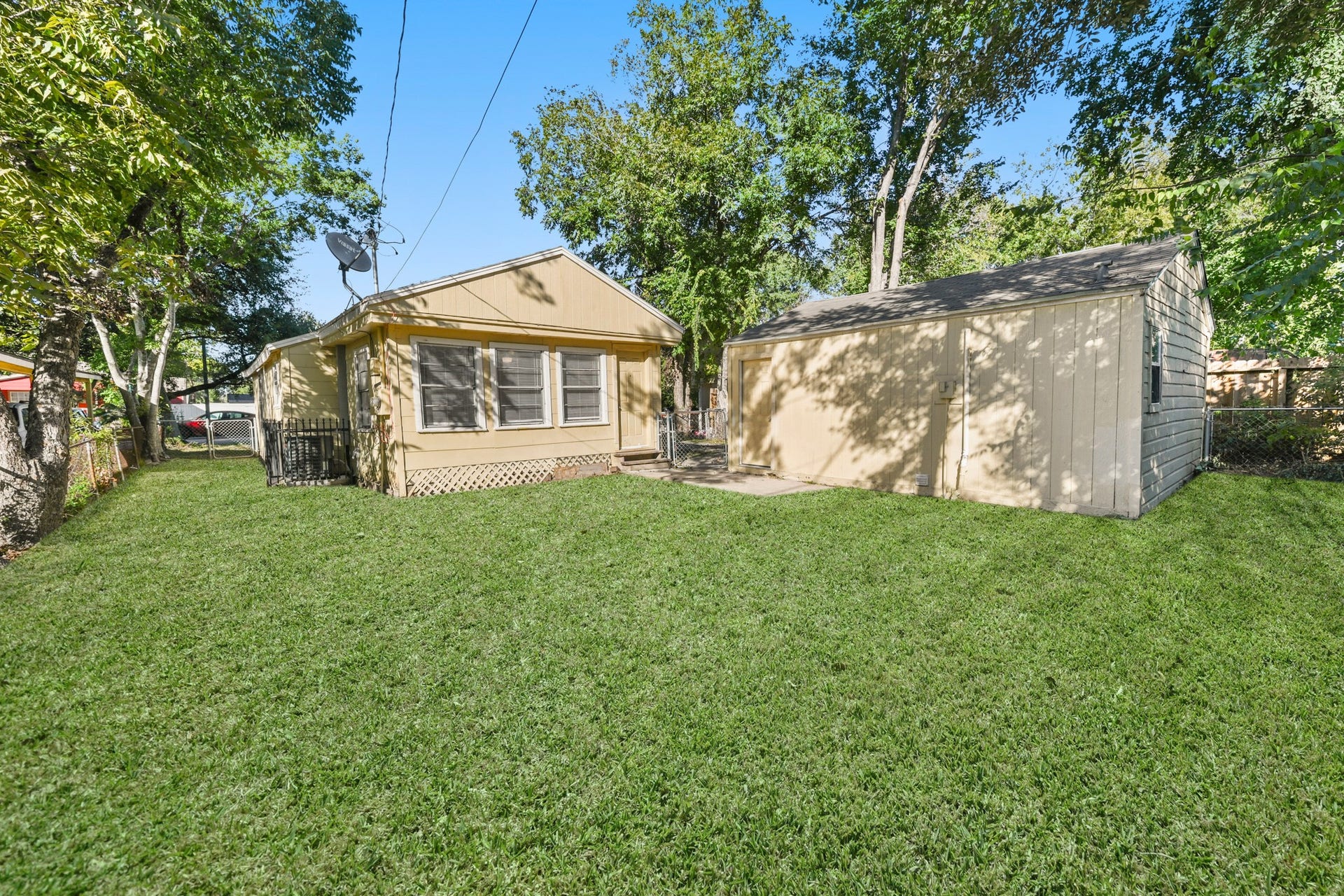 203 W Hart Avenue, Pasadena, TX 77506 203 W Hart Avenue, Pasadena, TX 77506