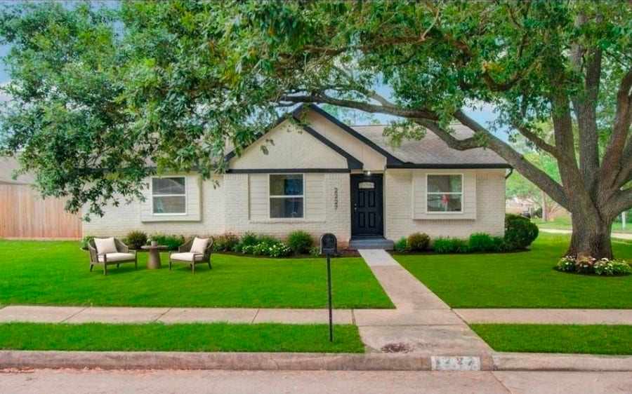 Property photo for 2227 Cherry Bend Dr, Houston, TX