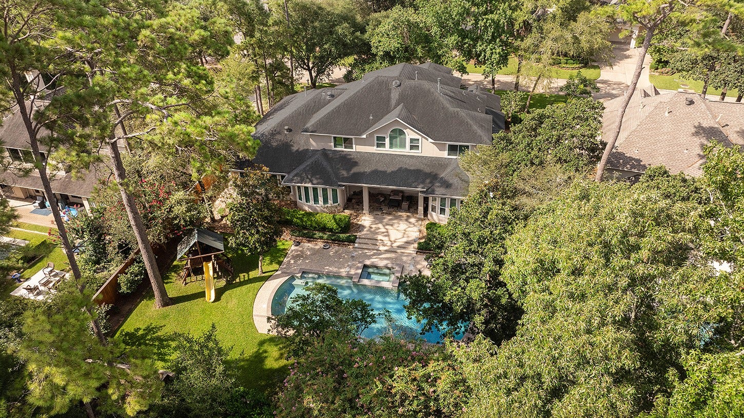 10 Snow Pond Place, The Woodlands, TX 77382 10 Snow Pond Place, The Woodlands, TX 77382