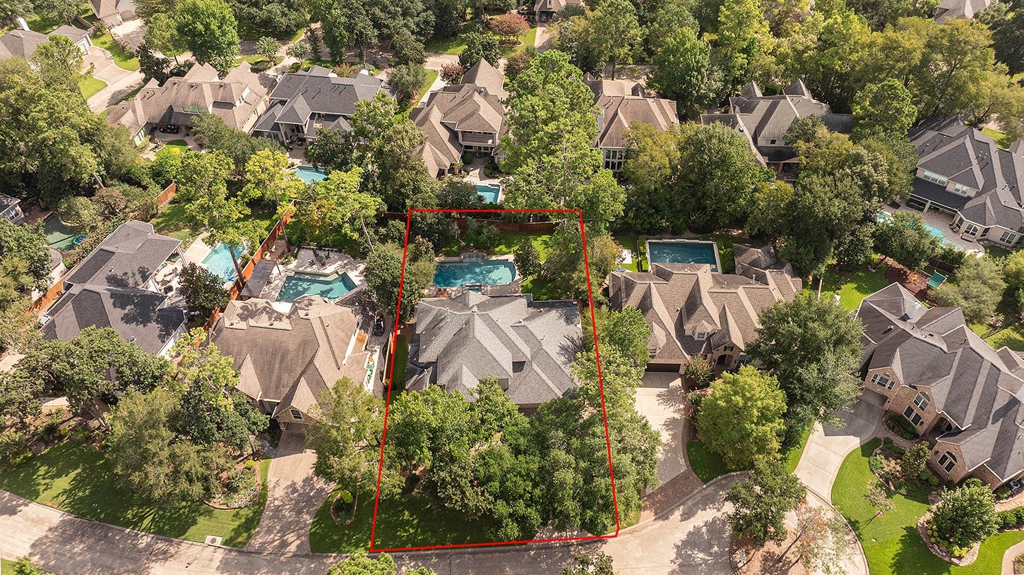10 Snow Pond Place, The Woodlands, TX 77382 10 Snow Pond Place, The Woodlands, TX 77382