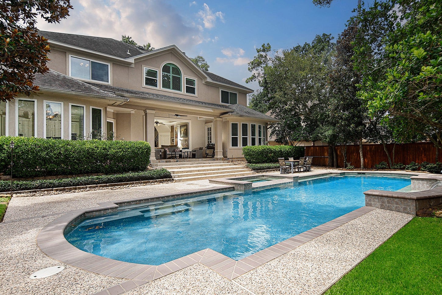 10 Snow Pond Place, The Woodlands, TX 77382 Inviting and refreshing pool with spa is perfect for hot summer days.