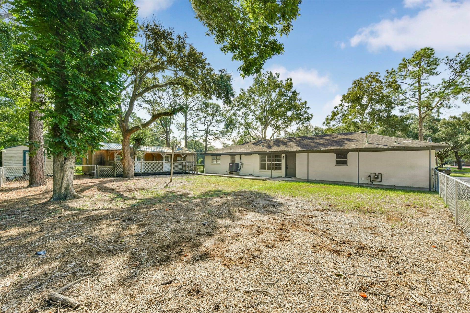 319 E South Street, Alvin, TX 77511 319 E South Street, Alvin, TX 77511