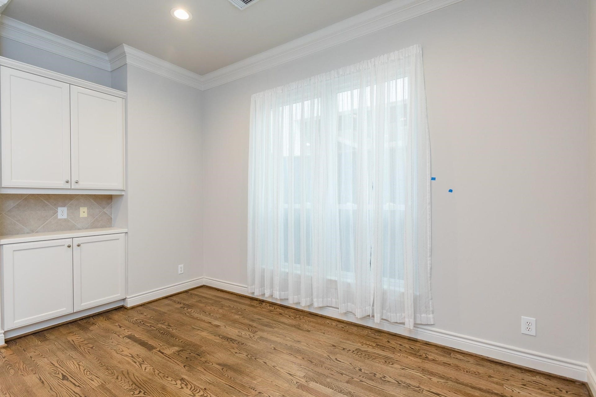 Breakfast nook in kitchen.