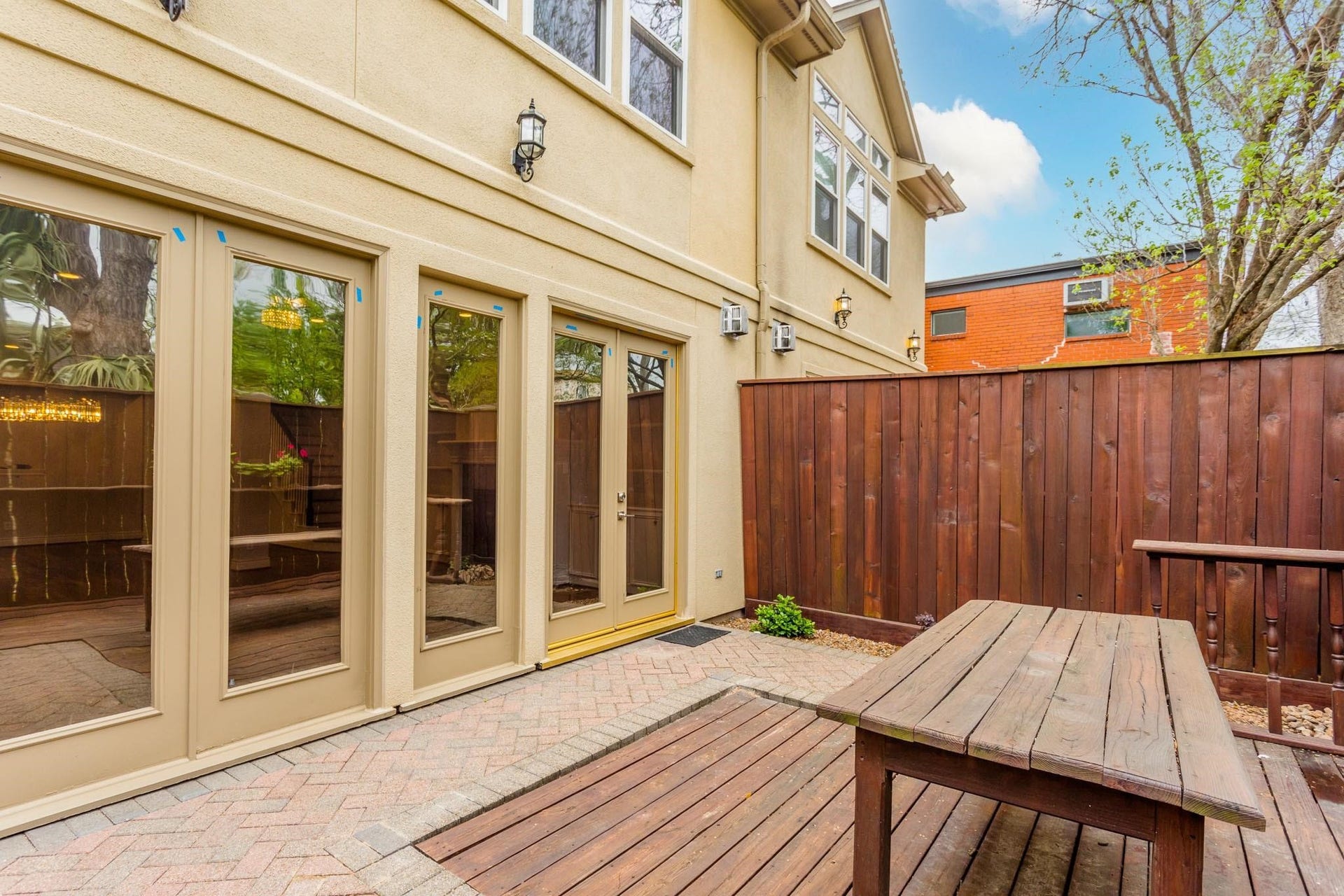 Alternate view of backyard.