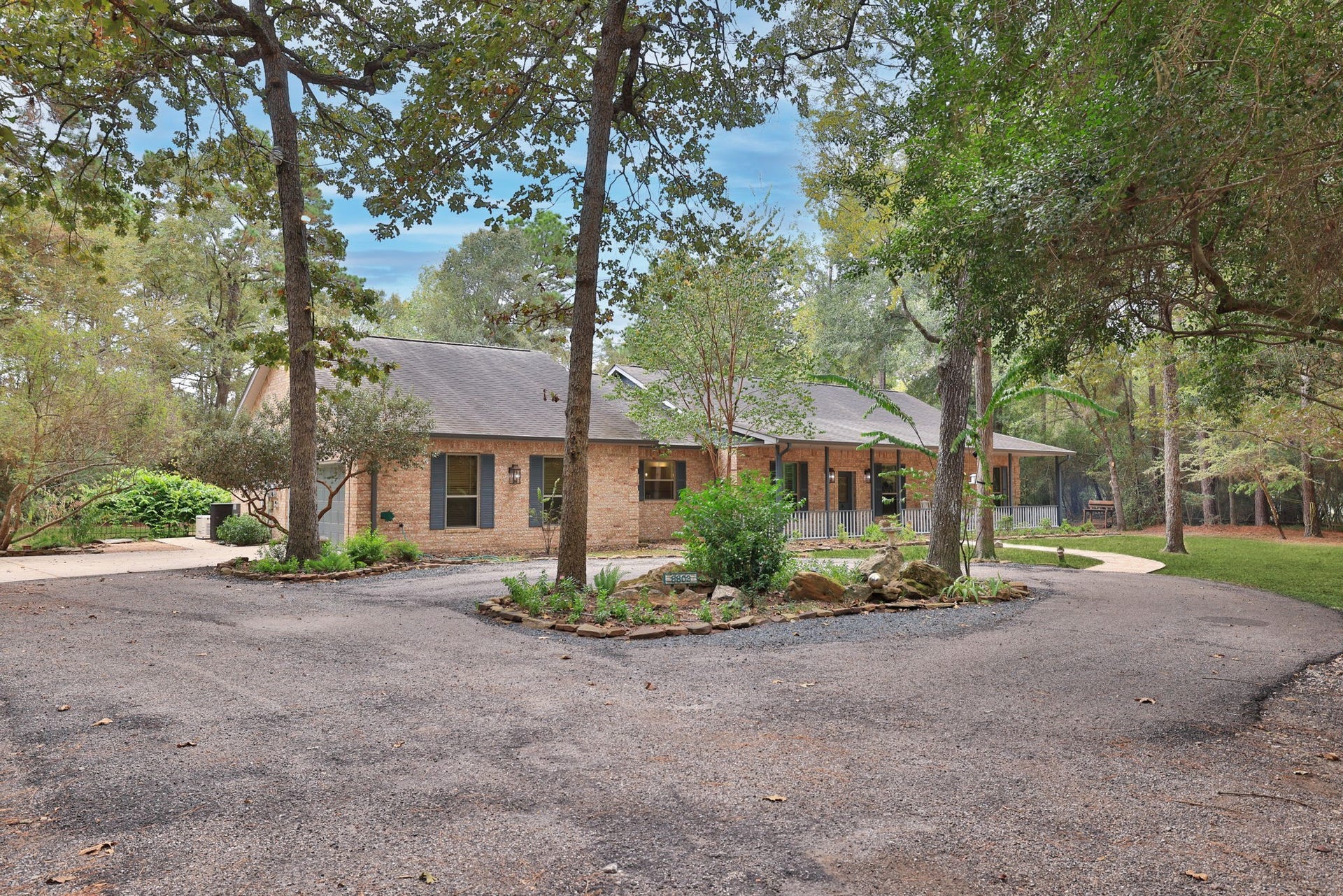 8803 Sendera Drive, Magnolia, TX 77354 8803 Sendera Drive, Magnolia, TX 77354