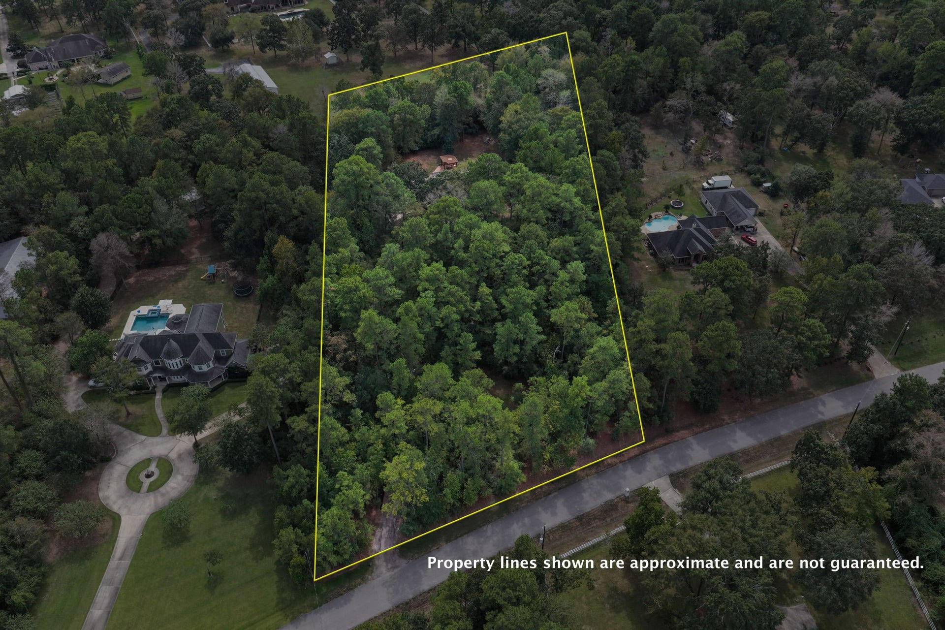 8803 Sendera Drive, Magnolia, TX 77354 8803 Sendera Drive, Magnolia, TX 77354