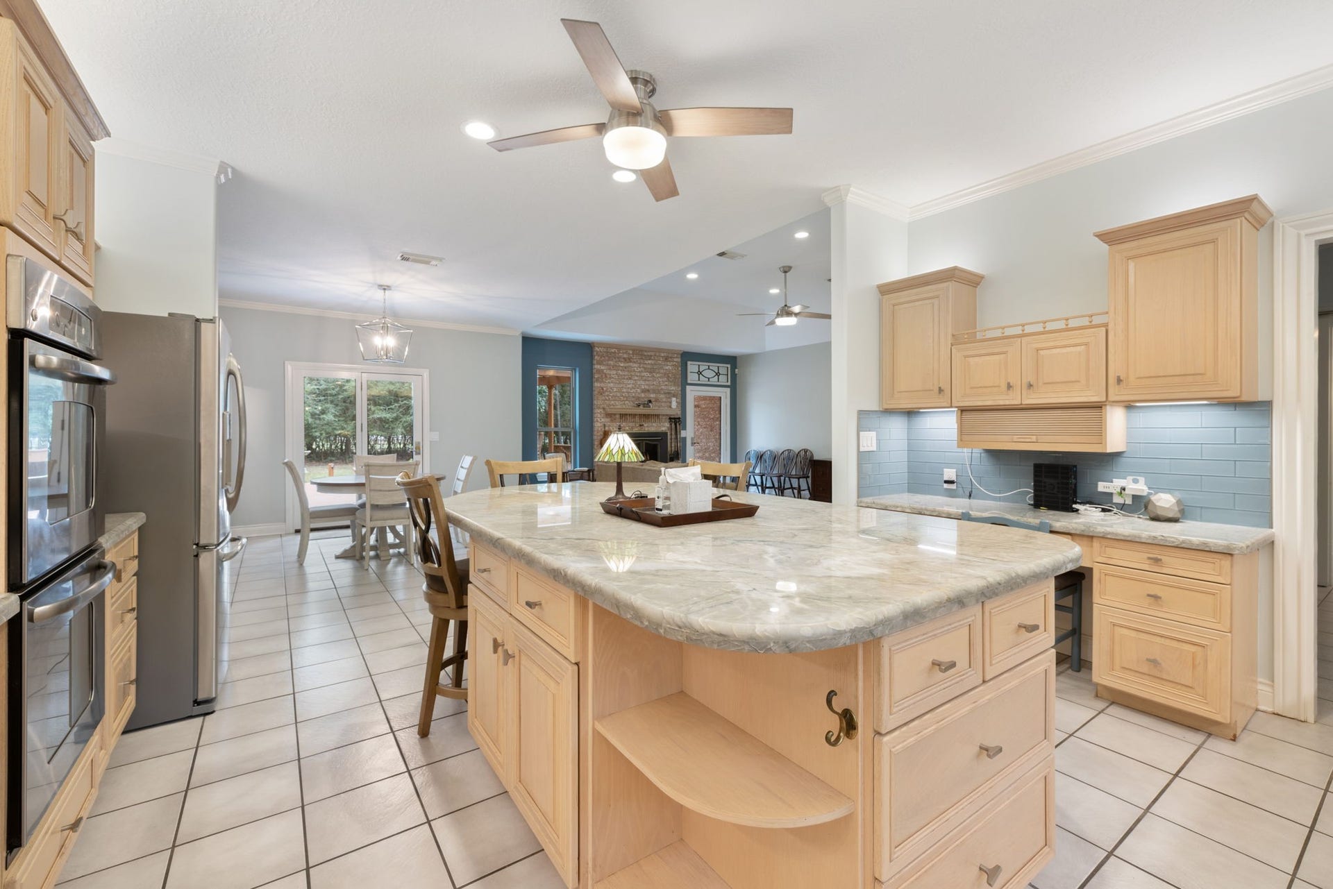 8803 Sendera Drive, Magnolia, TX 77354 8803 Sendera Drive, Magnolia, TX 77354