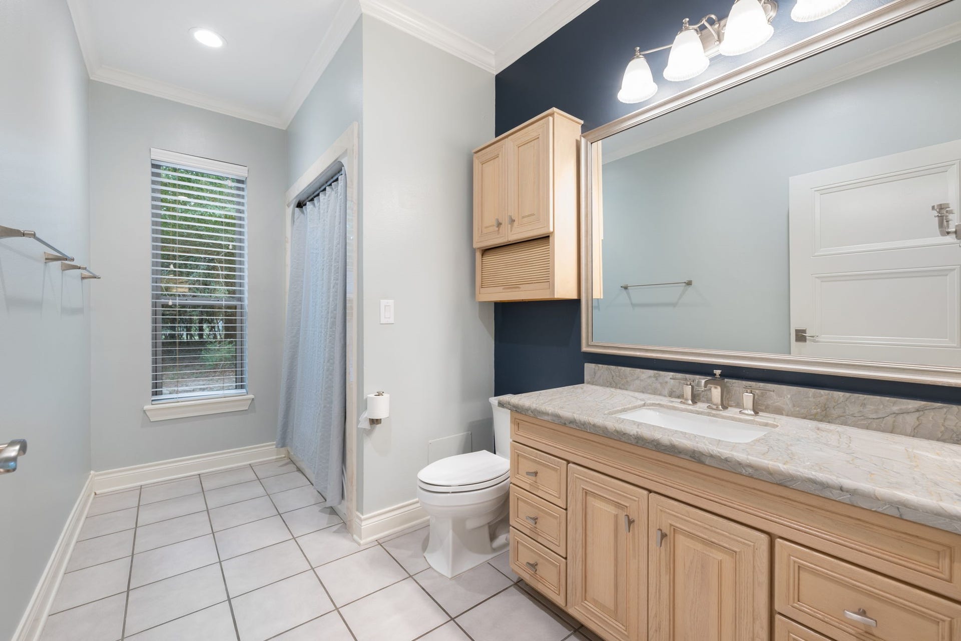 8803 Sendera Drive, Magnolia, TX 77354 8803 Sendera Drive, Magnolia, TX 77354