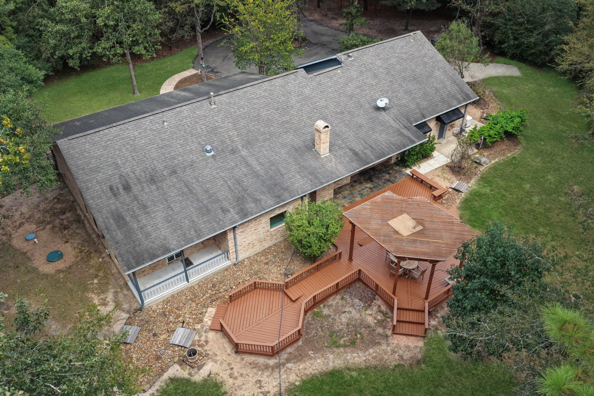 8803 Sendera Drive, Magnolia, TX 77354 8803 Sendera Drive, Magnolia, TX 77354