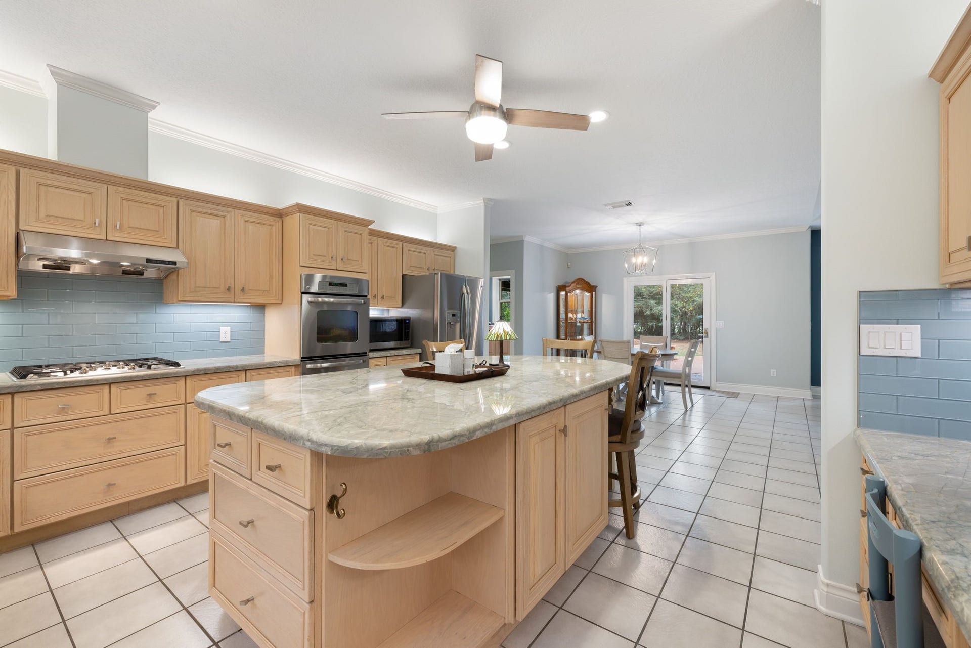8803 Sendera Drive, Magnolia, TX 77354 8803 Sendera Drive, Magnolia, TX 77354