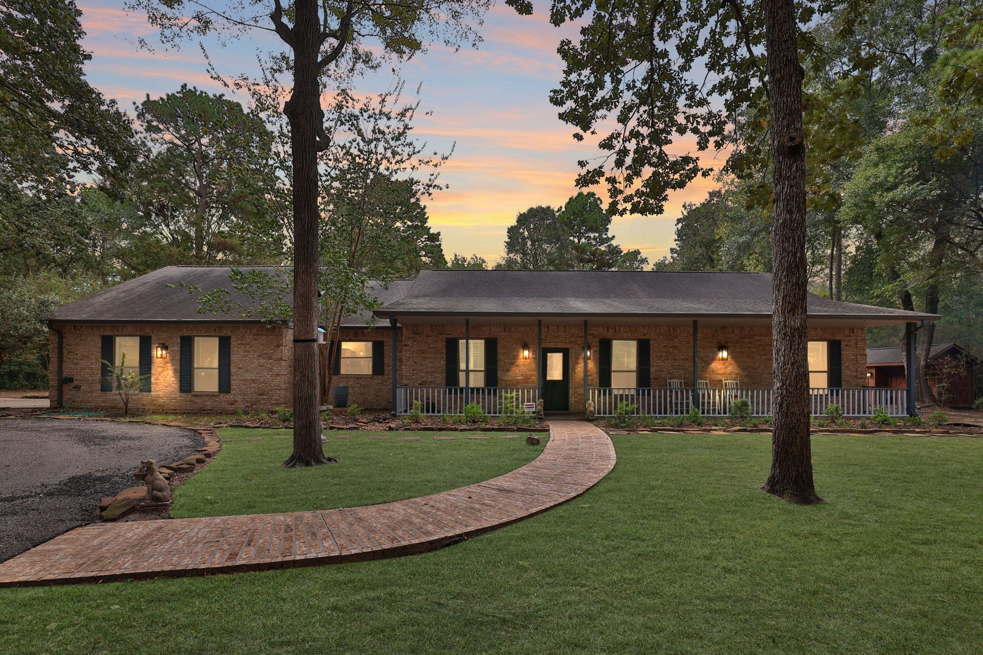 8803 Sendera Drive, Magnolia, TX 77354 8803 Sendera Drive, Magnolia, TX 77354