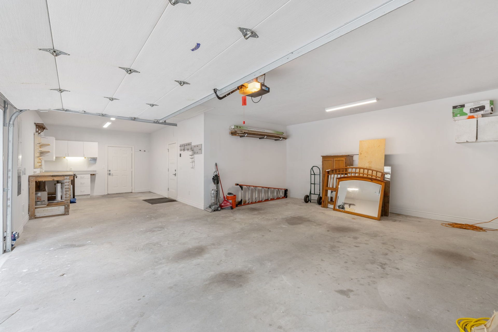 8803 Sendera Drive, Magnolia, TX 77354 8803 Sendera Drive, Magnolia, TX 77354