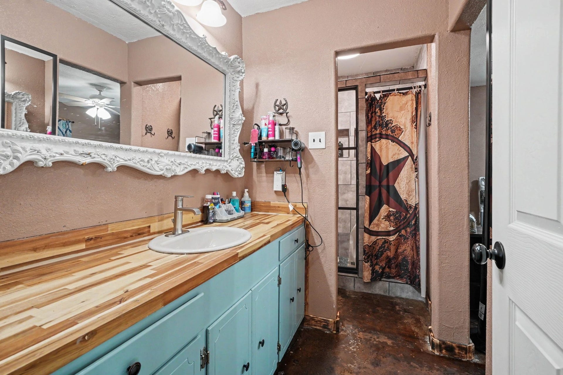 17310 Mcdonald Road, Alvin, TX 77511 Master Bathroom