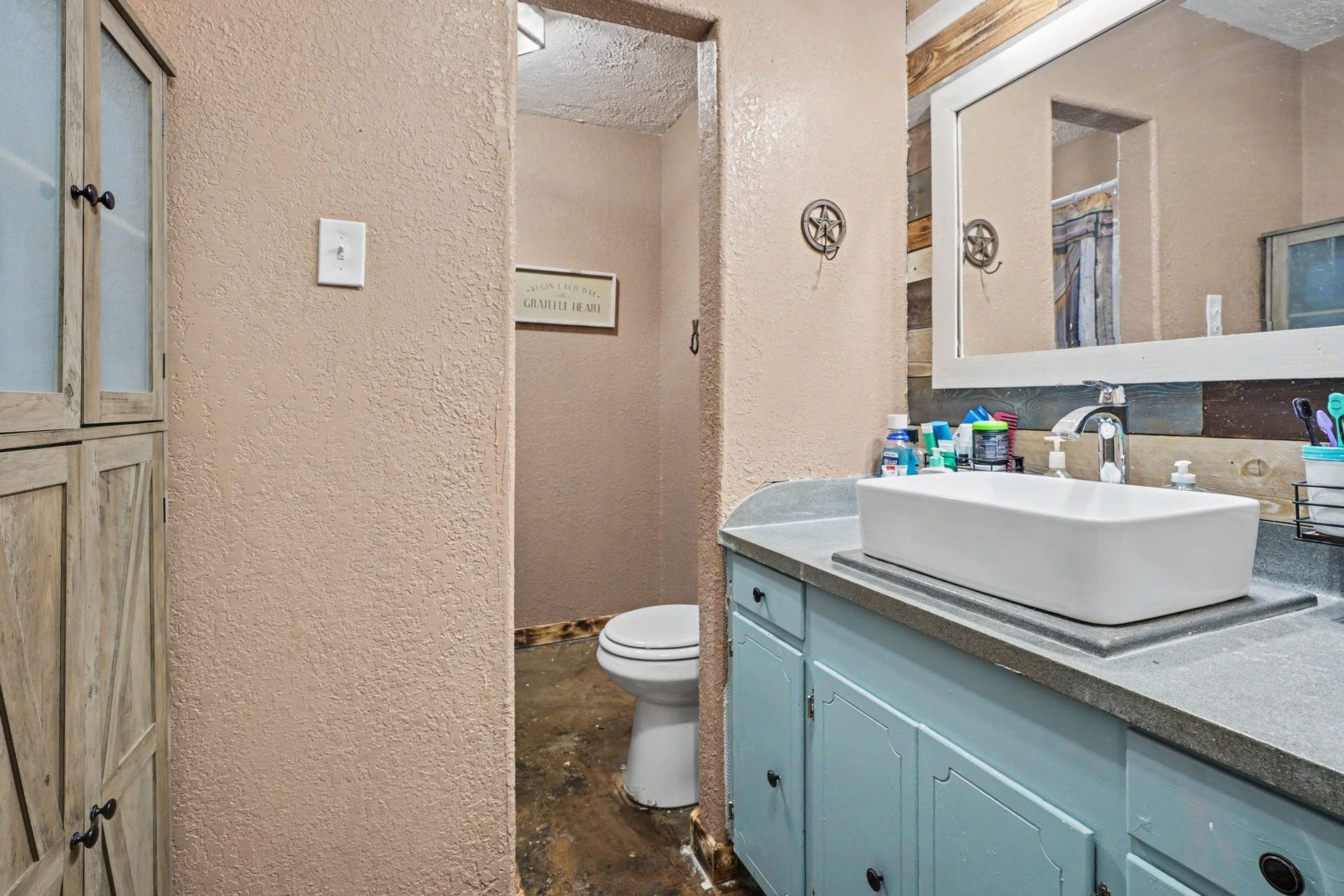 17310 Mcdonald Road, Alvin, TX 77511 Secondary Bathroom
