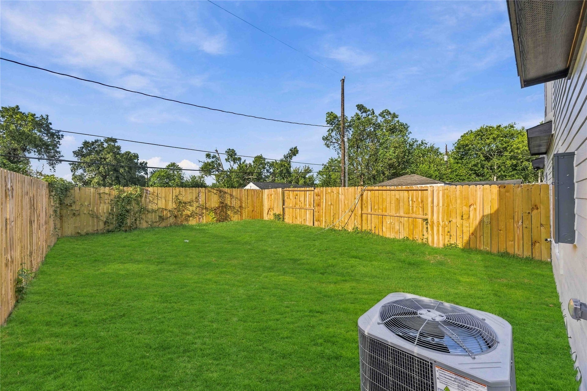 5326 Ridgeway Drive, Houston, TX 77033 5326 Ridgeway Drive, Houston, TX 77033
