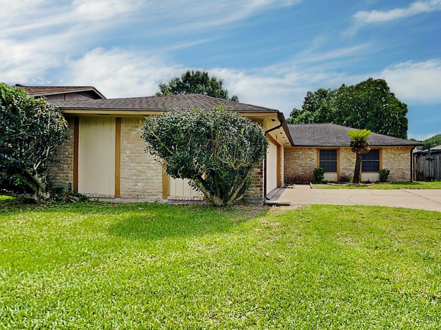 Property photo for 2818 Mayflower Landing Court, Webster, TX