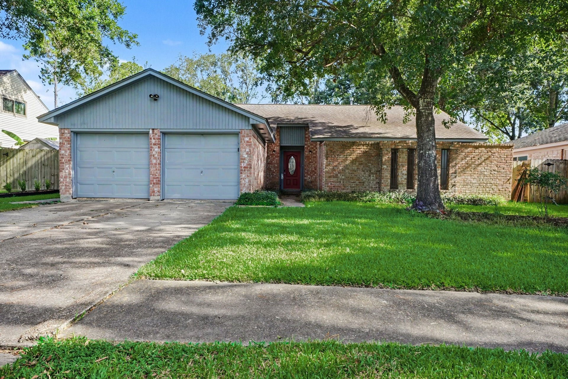 16207 Havenhurst Drive, Houston, TX 77059 16207 Havenhurst Drive, Houston, TX 77059