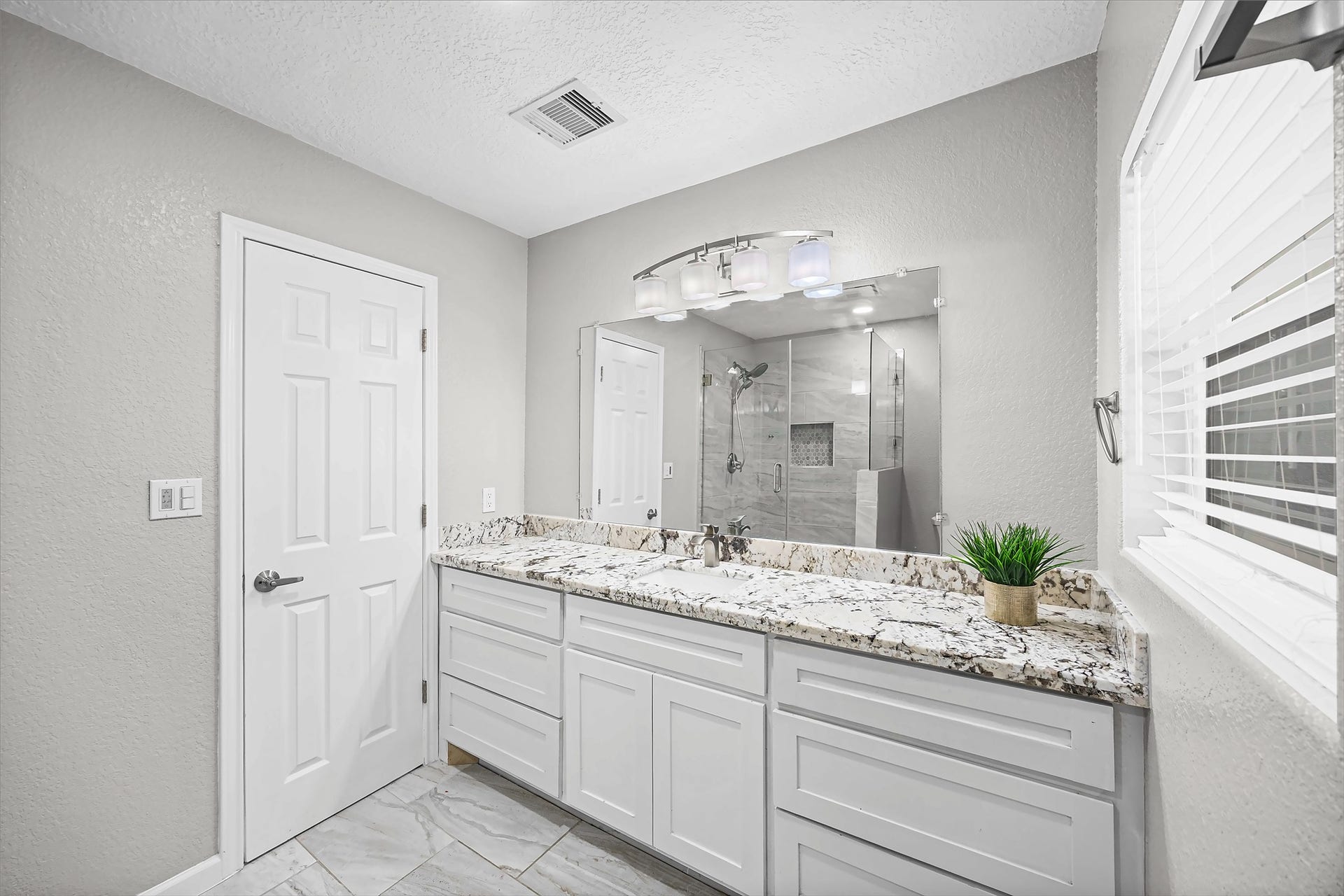 1208 Blackberry Drive, Pasadena, TX 77506