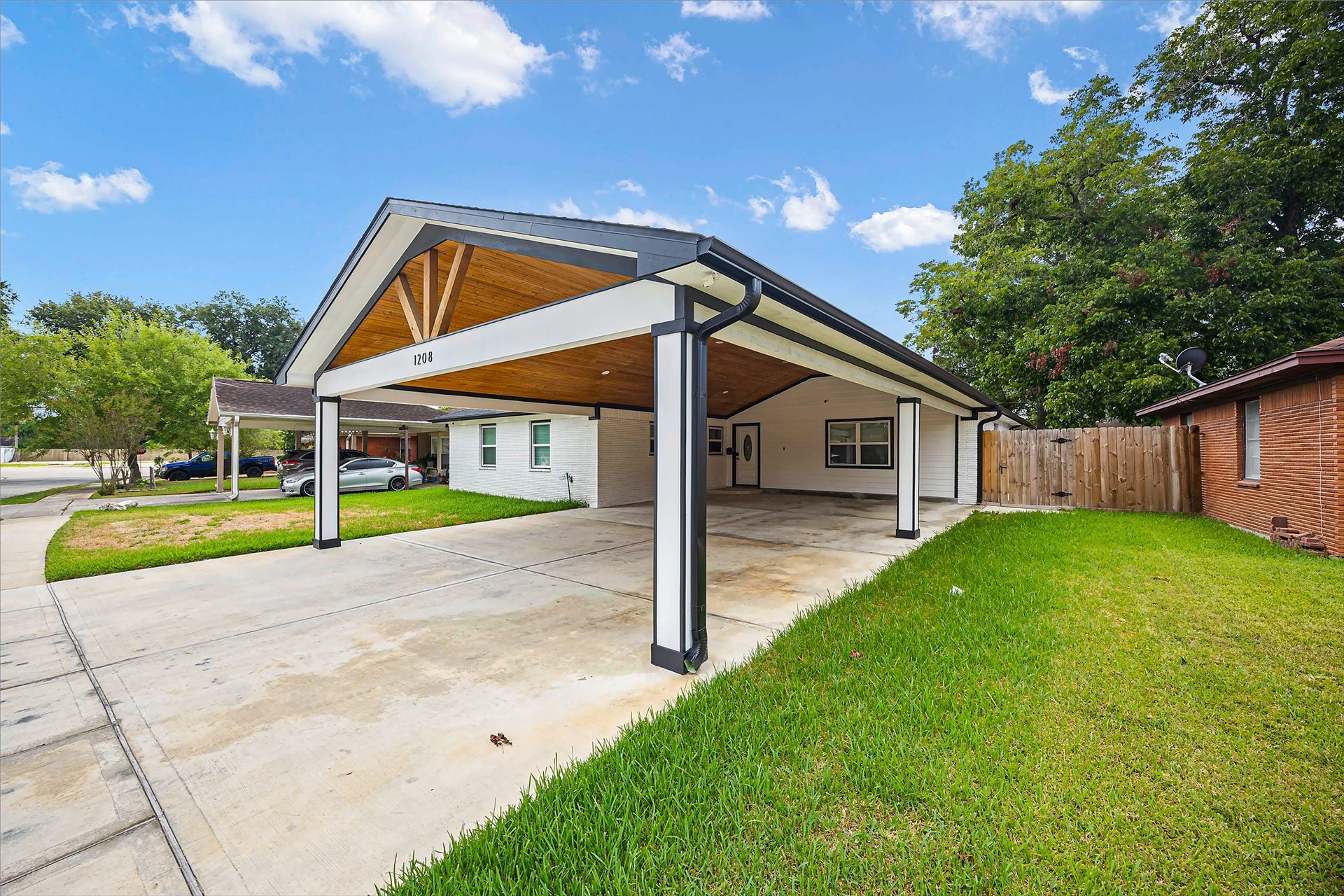 1208 Blackberry Drive, Pasadena, TX 77506