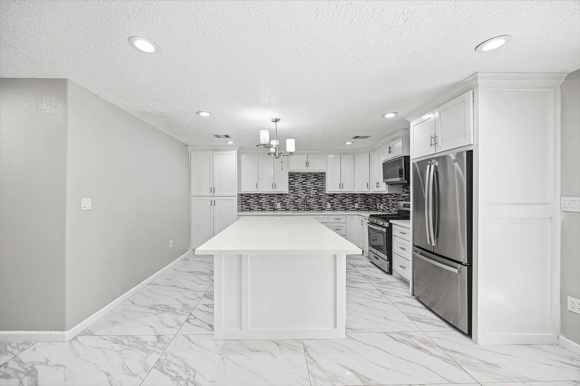 1208 Blackberry Drive, Pasadena, TX 77506